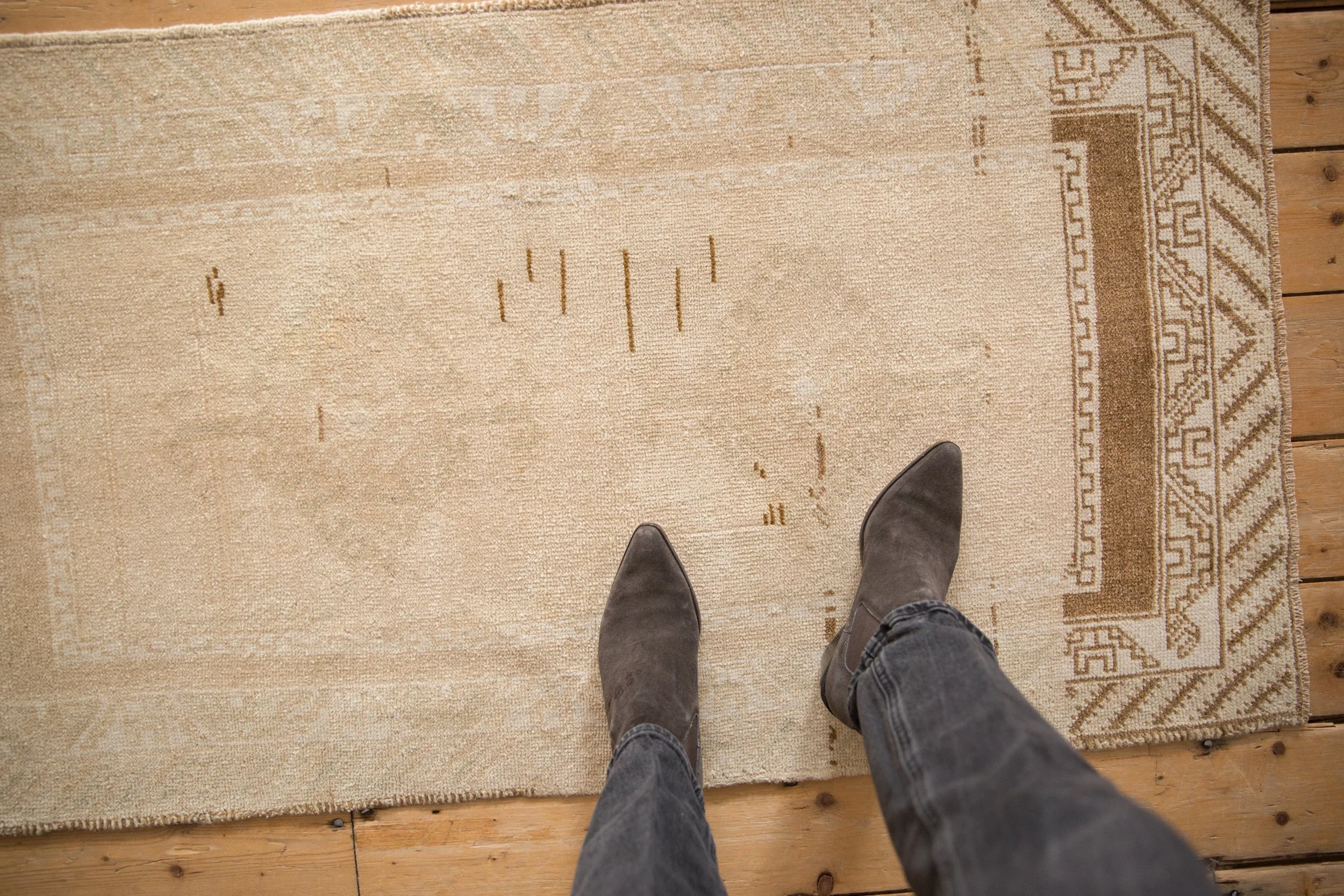2.5x4.5 Vintage Distressed Malatya Rug - Image 2