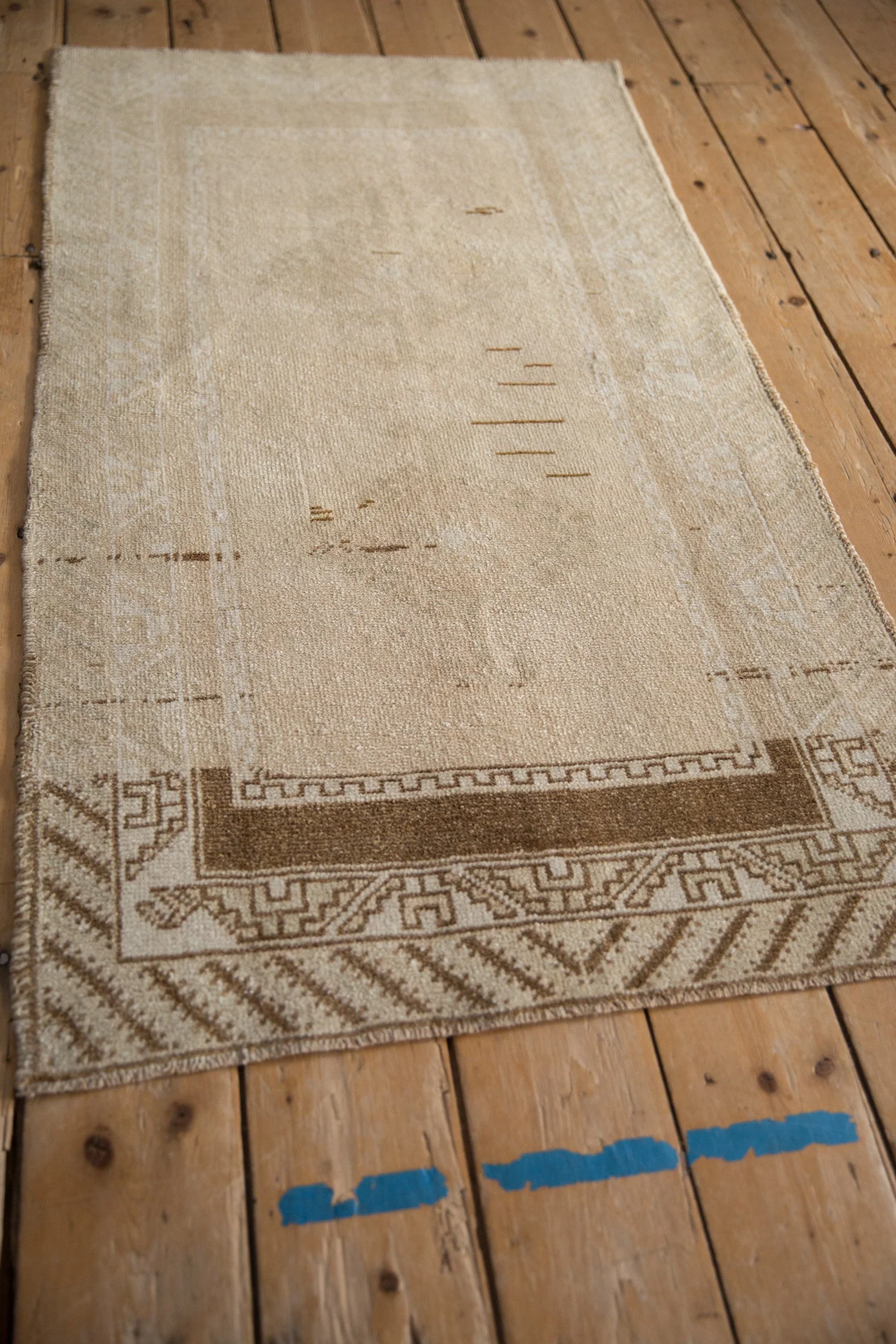 2.5x4.5 Vintage Distressed Malatya Rug - Image 7