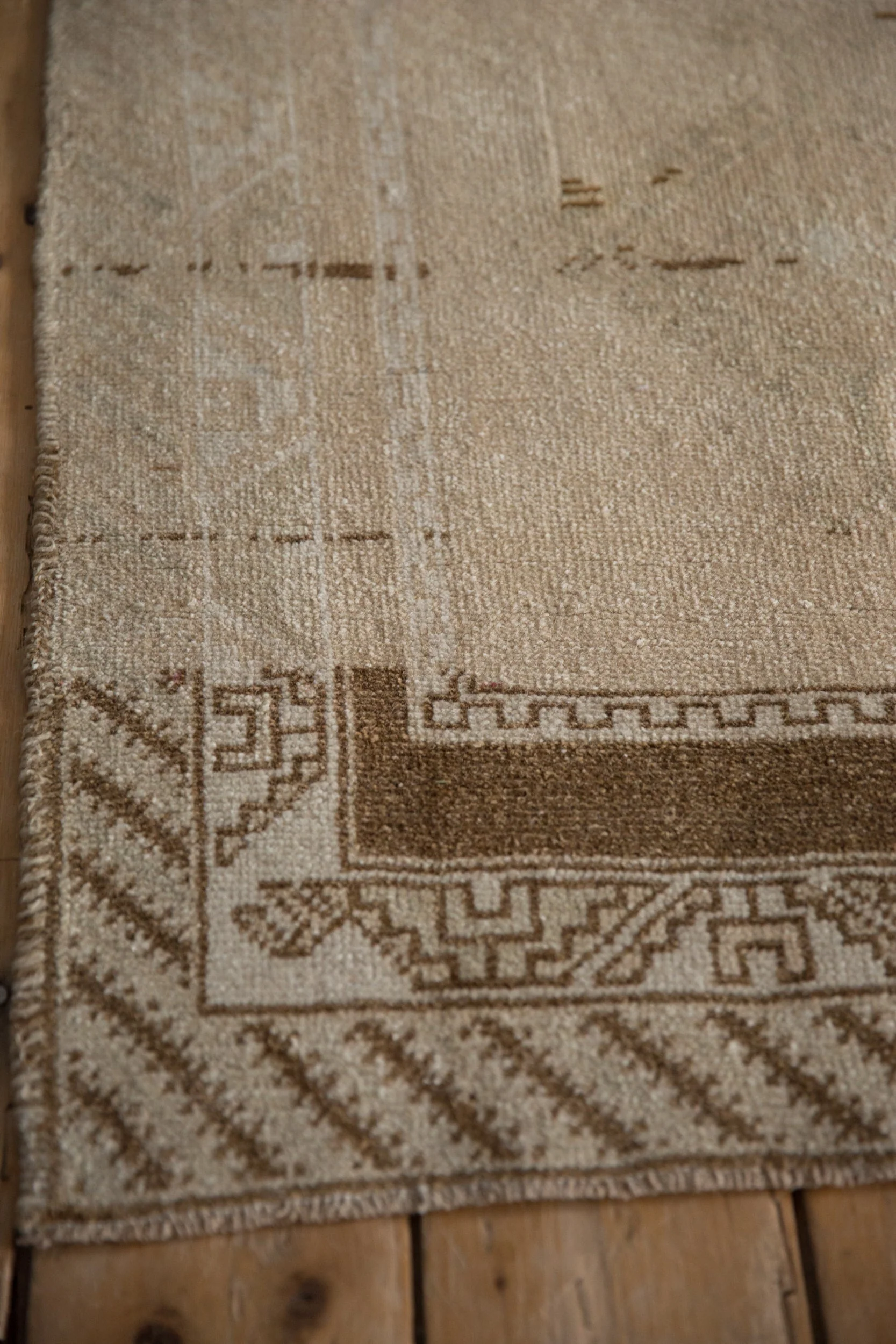 2.5x4.5 Vintage Distressed Malatya Rug - Image 8