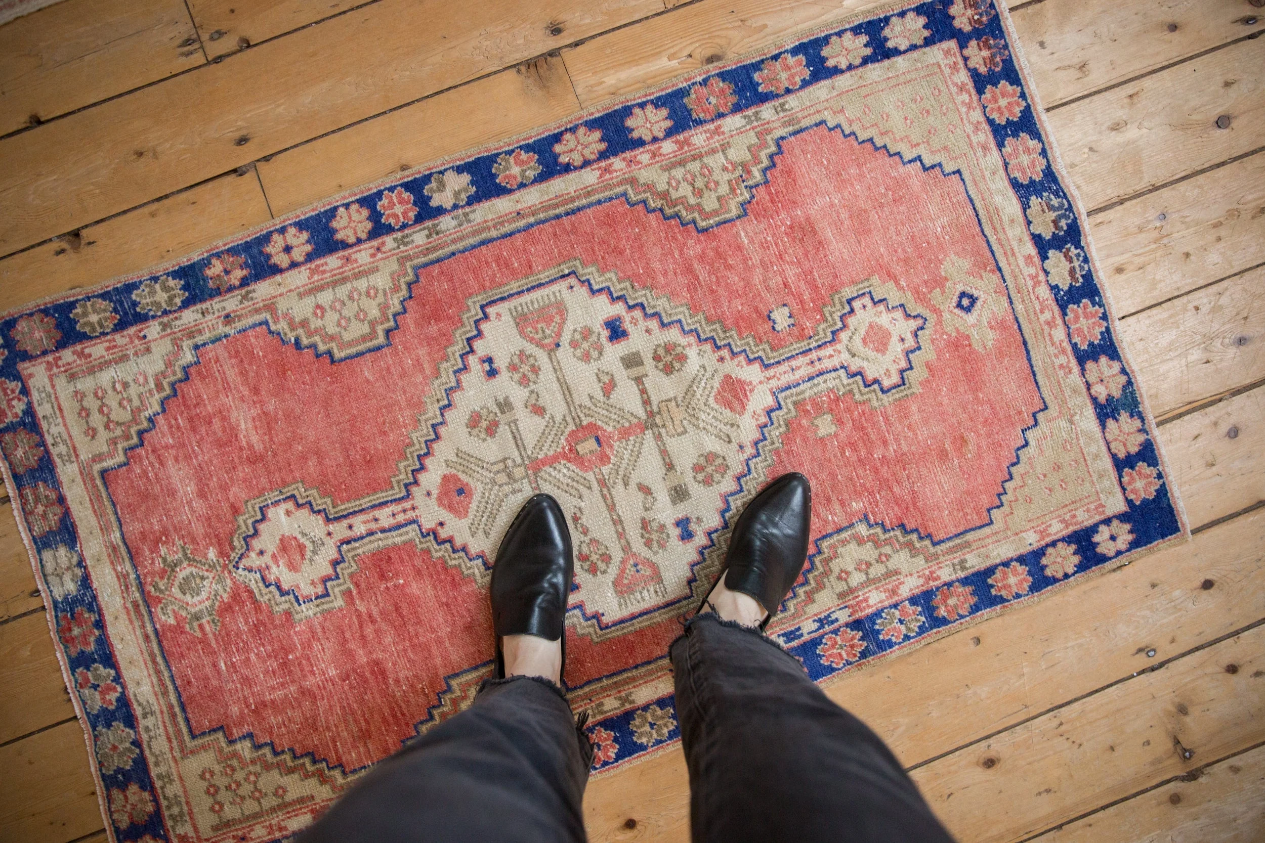 2.5x4.5 Vintage Distressed Oushak Rug - Image 2