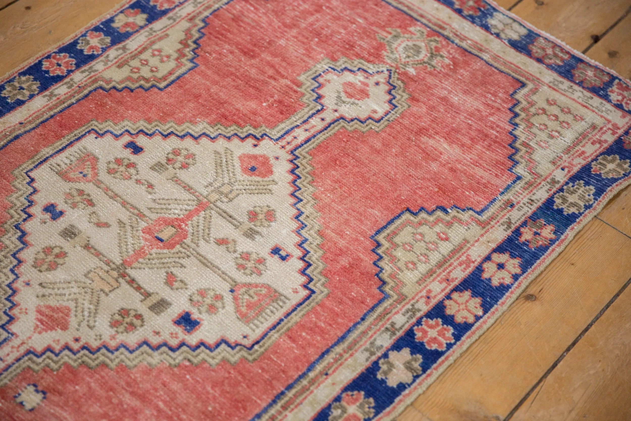 2.5x4.5 Vintage Distressed Oushak Rug - Image 7