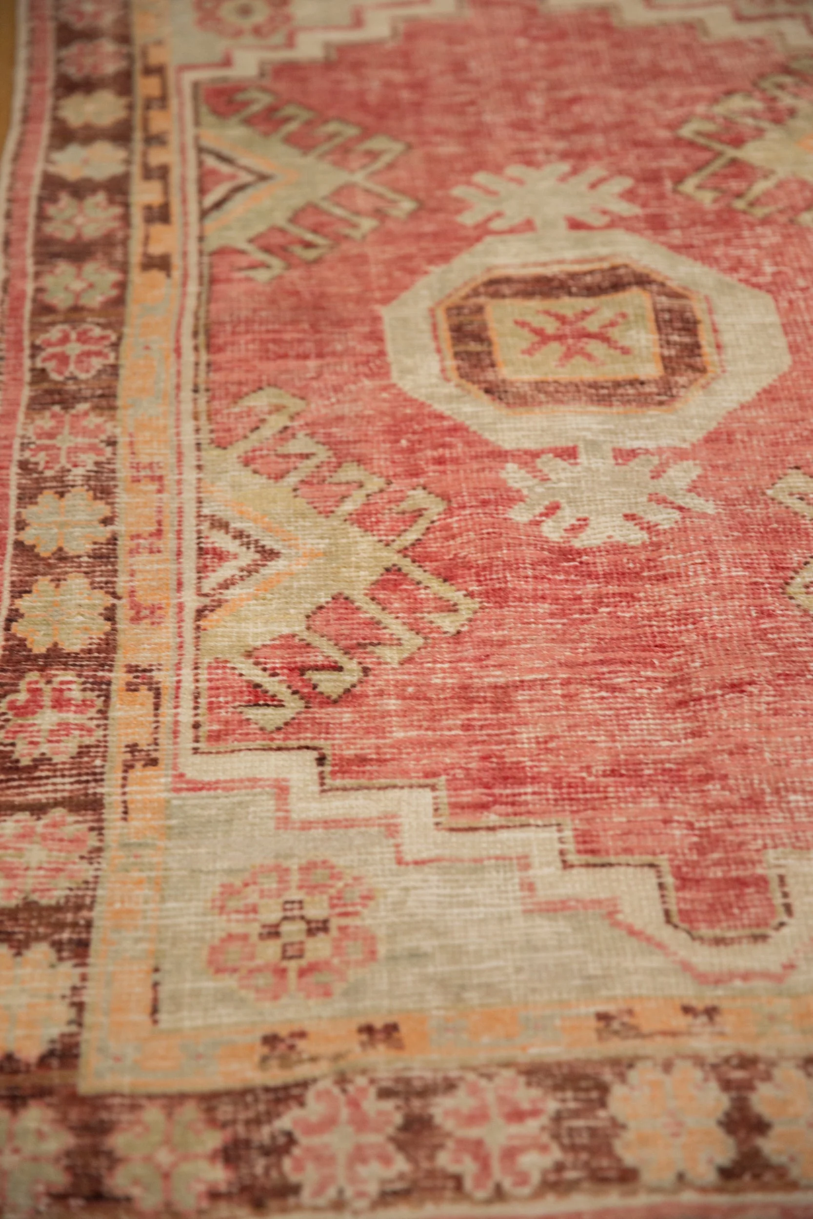 2.5x4.5 Vintage Distressed Oushak Rug - Image 5
