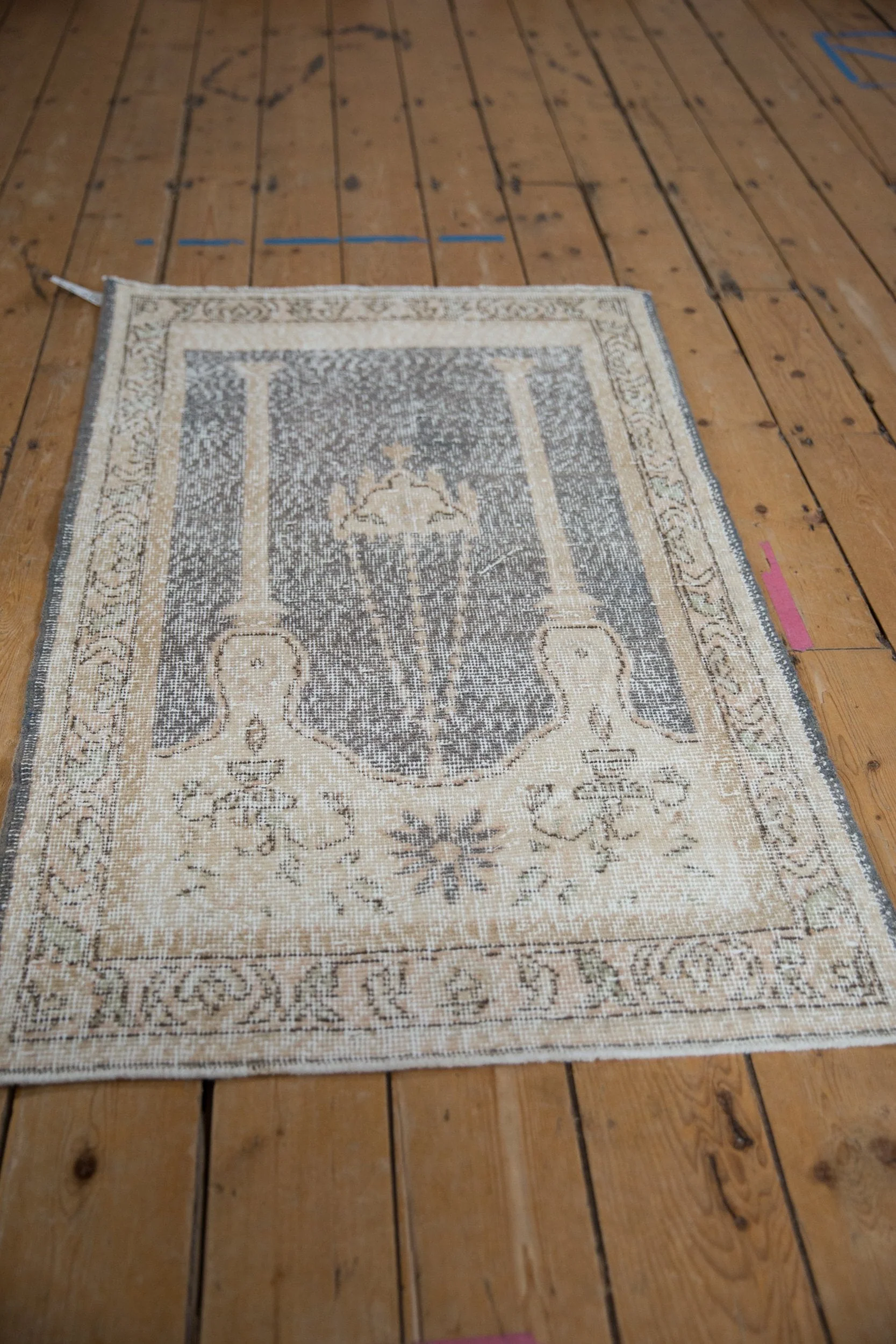 2.5x4.5 Vintage Distressed Sparta Rug - Image 3