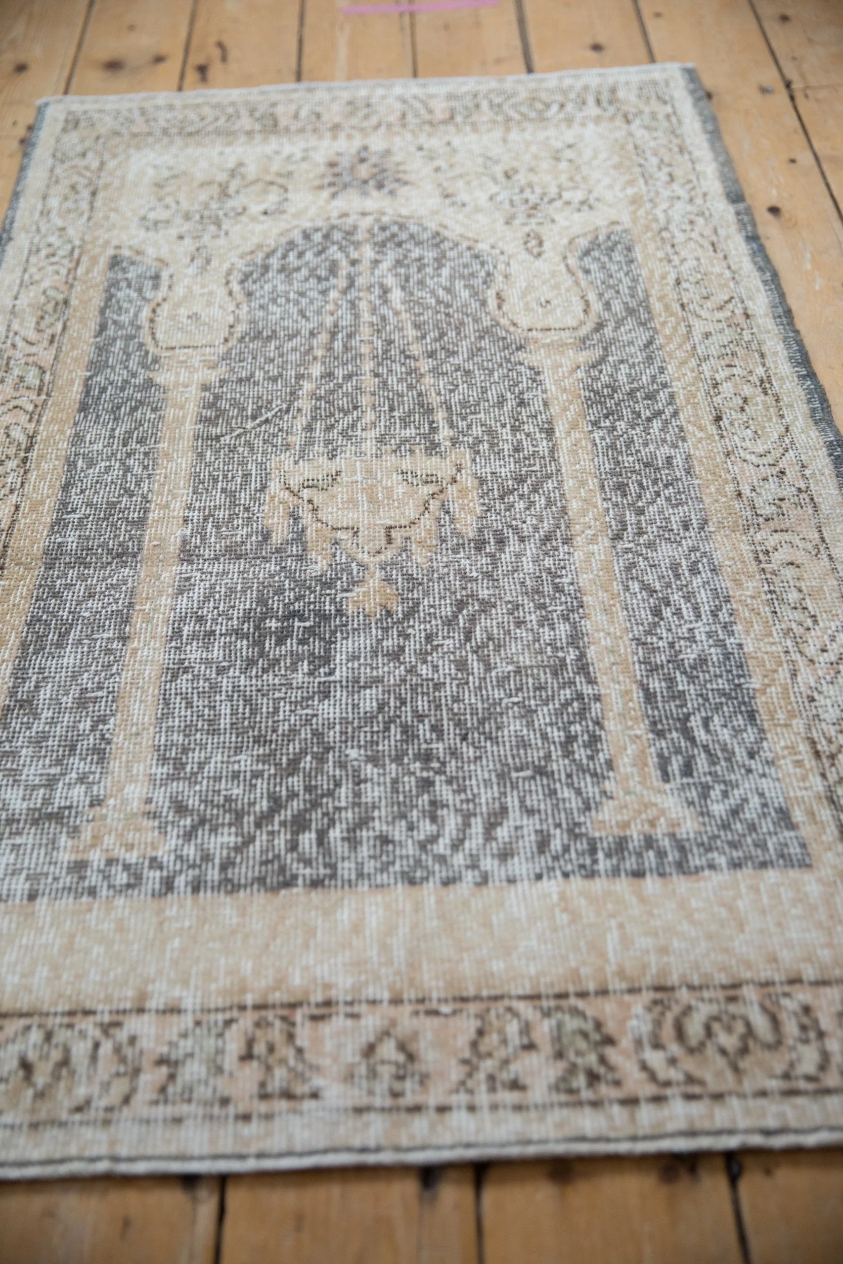 2.5x4.5 Vintage Distressed Sparta Rug - Image 6