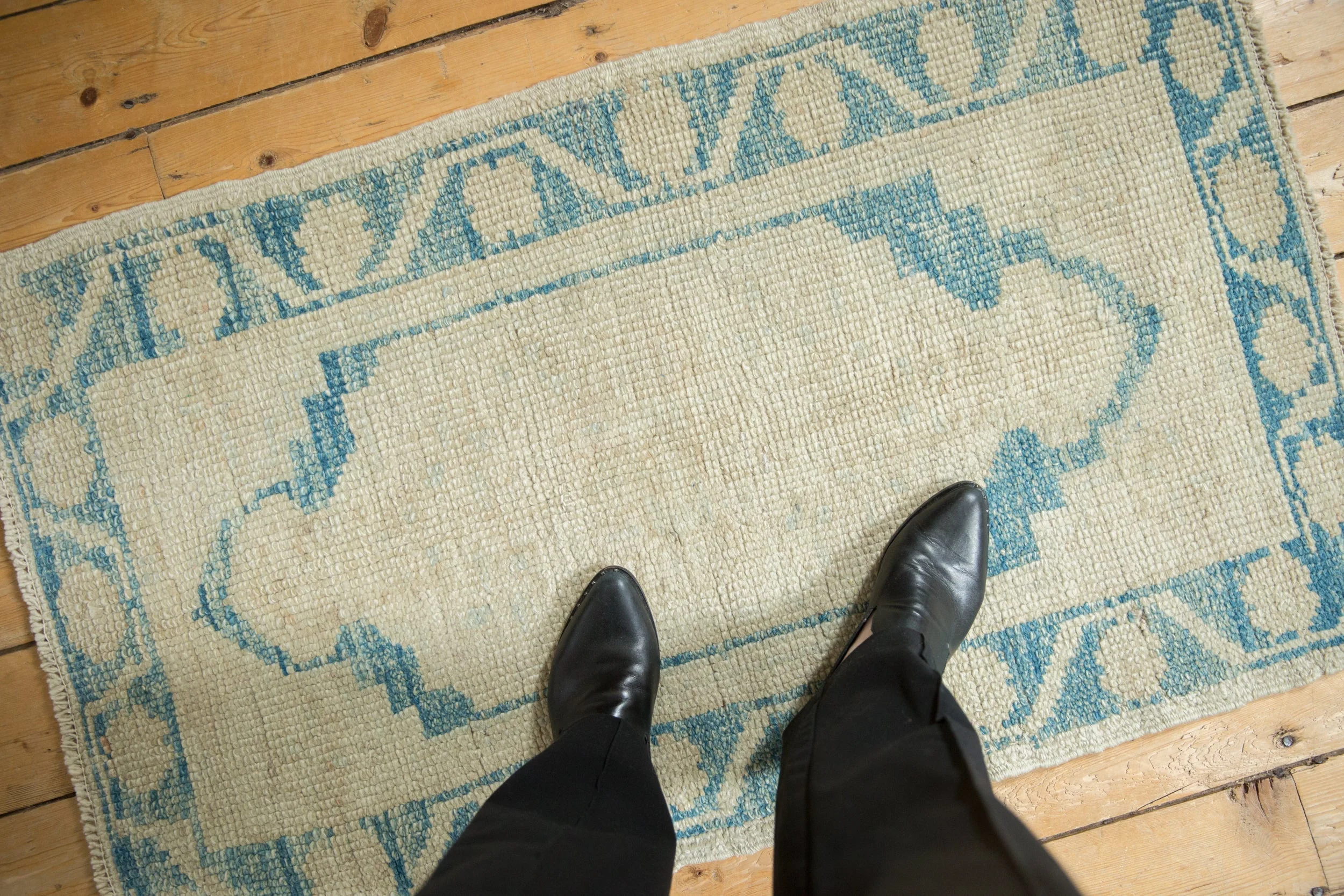 2.5x4 Distressed Oushak Rug - Image 2