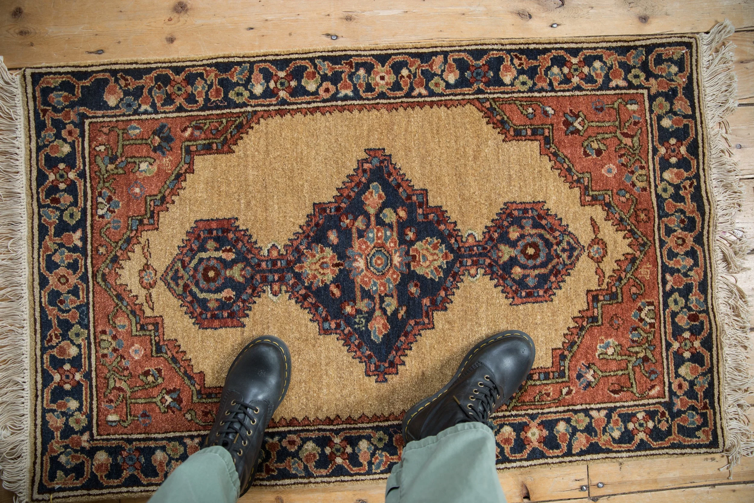 2.5x4 Vintage Armenian Serab Design Rug - Image 2