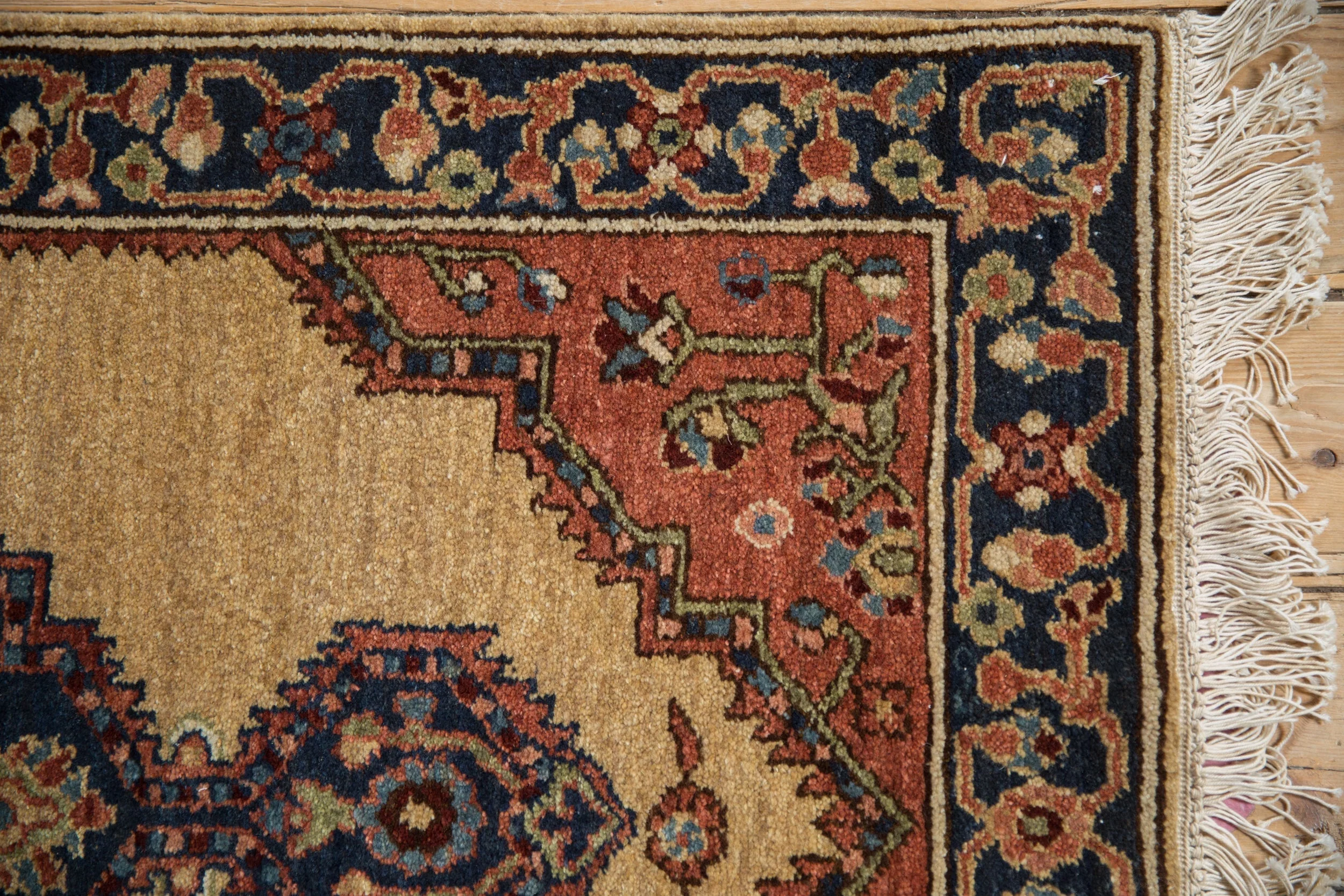 2.5x4 Vintage Armenian Serab Design Rug - Image 3