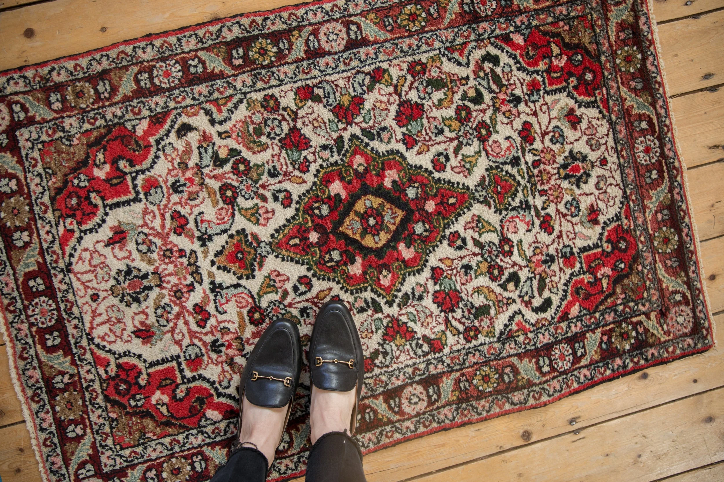 2.5x4 Vintage Dargezine Rug - Image 2
