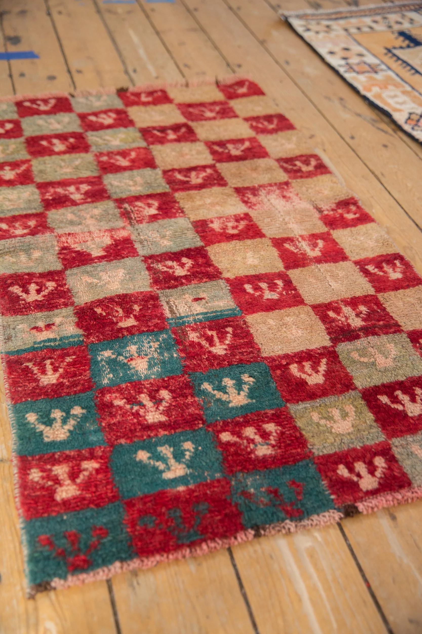 2.5x4 Vintage Distressed Tulu Rug - Image 4