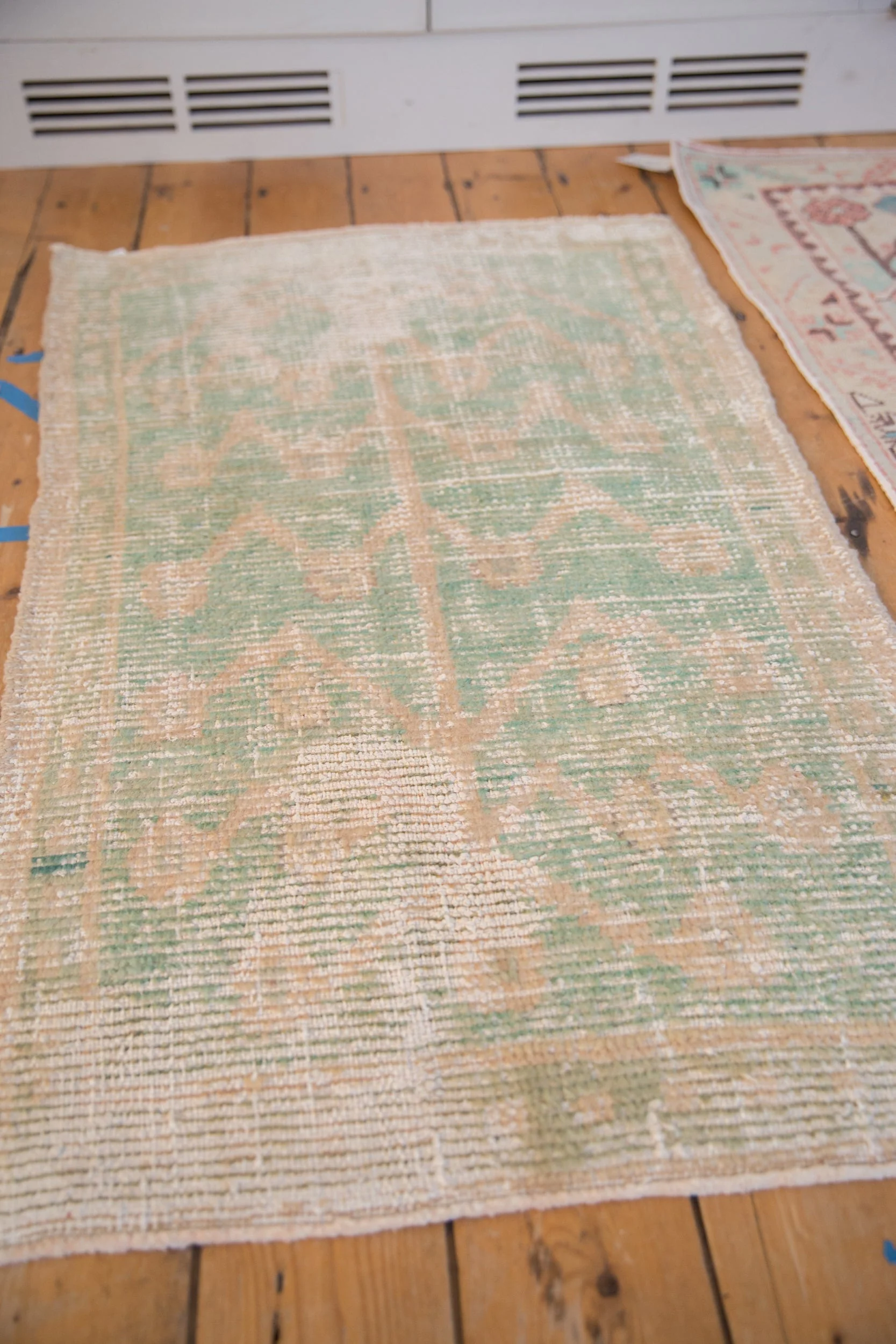 2.5x4 Vintage Distressed Tulu Rug - Image 4