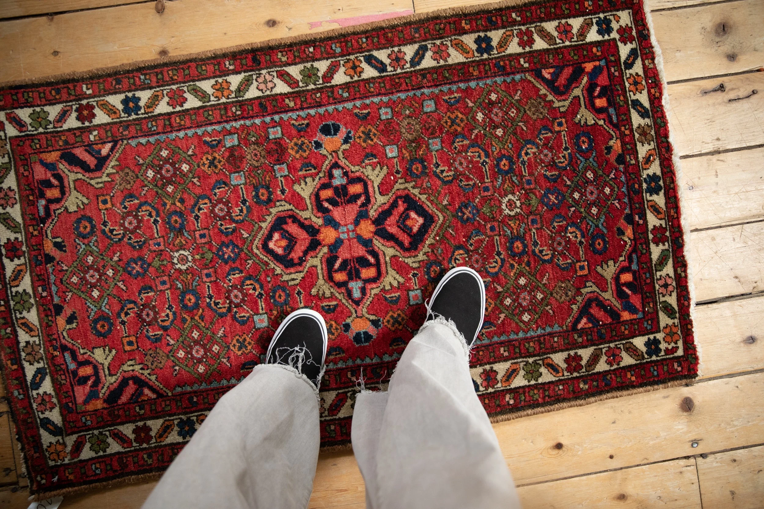 2.5x4 Vintage Hamadan Rug - Image 2