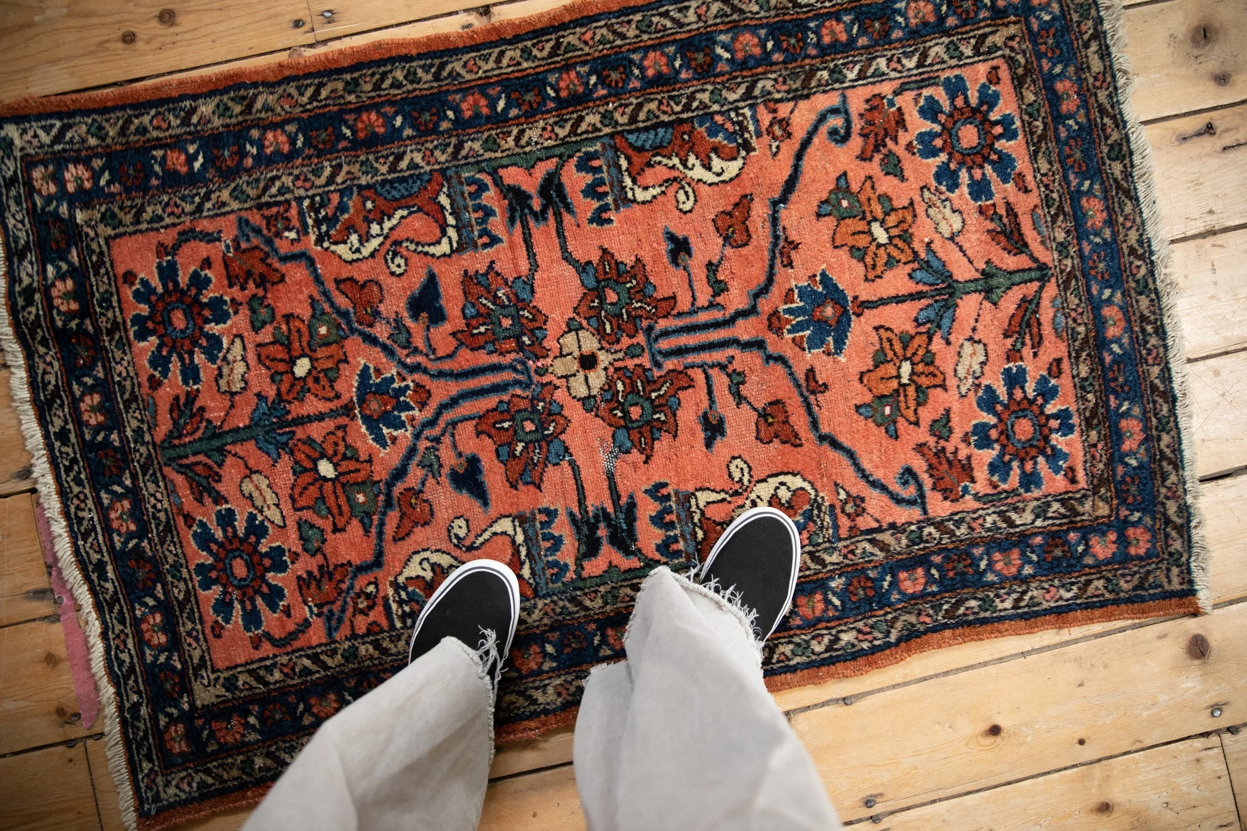 2.5x4 Vintage Lilihan Rug - Image 2