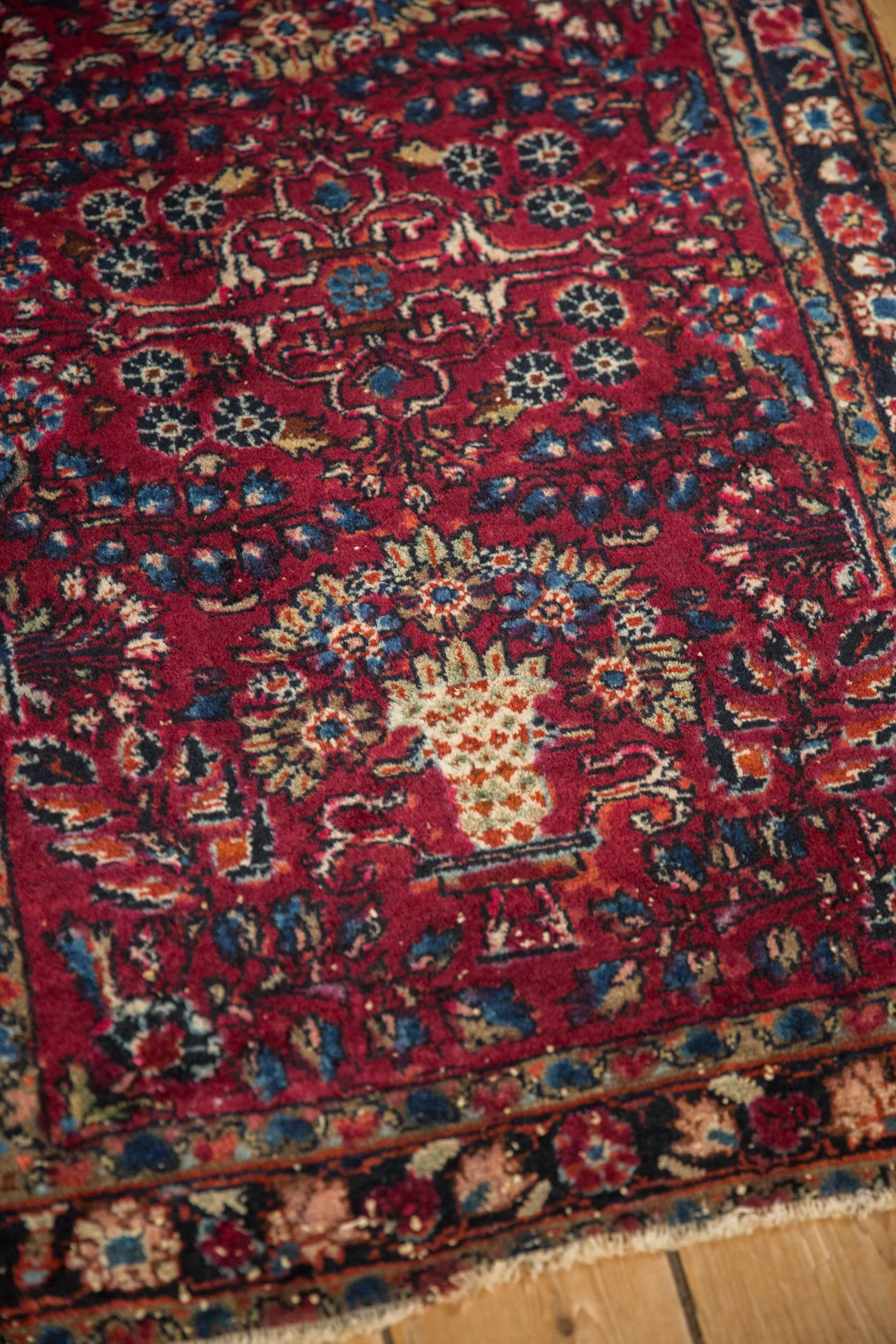 2.5x4 Vintage Lilihan Rug - Image 9