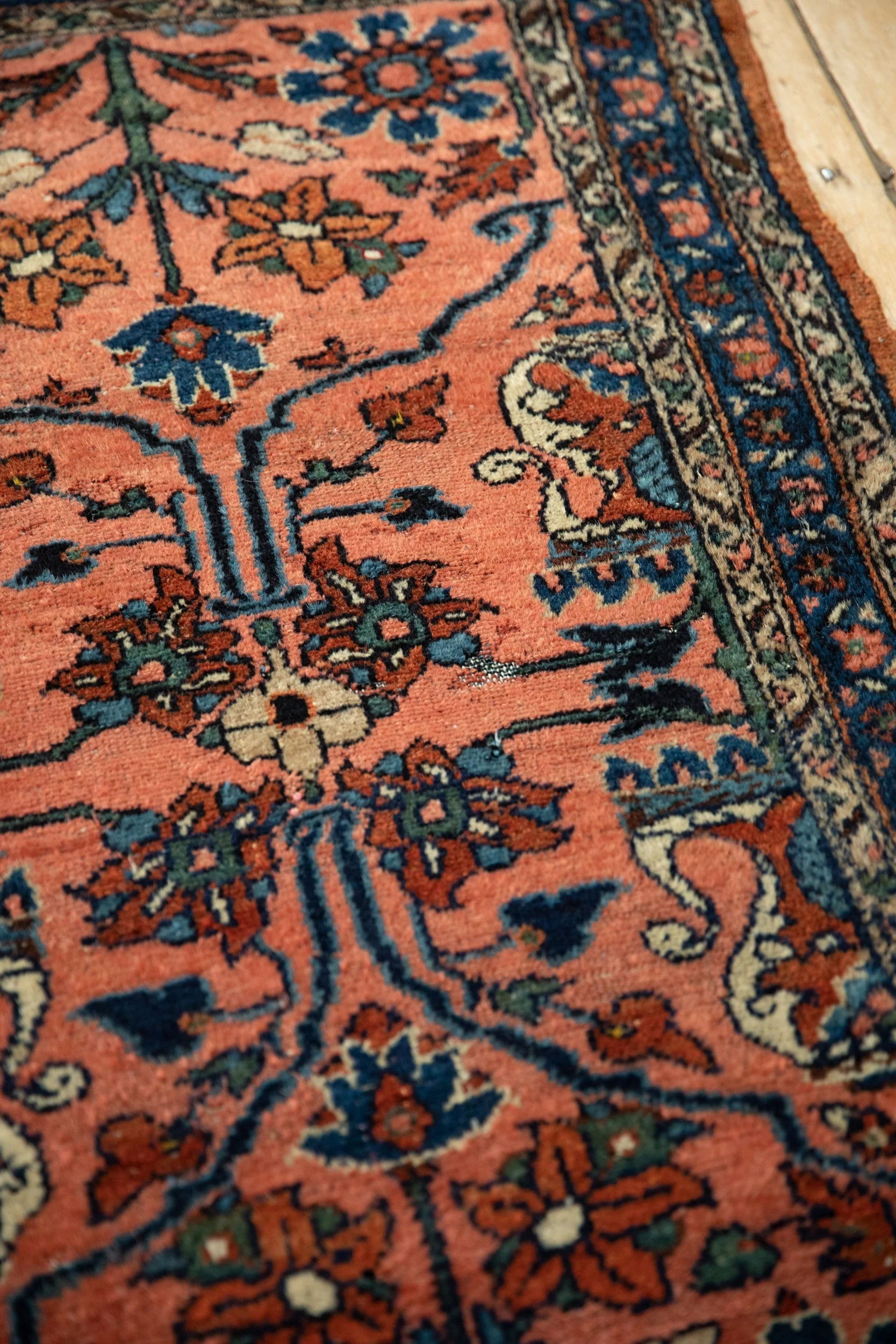 2.5x4 Vintage Lilihan Rug - Image 7