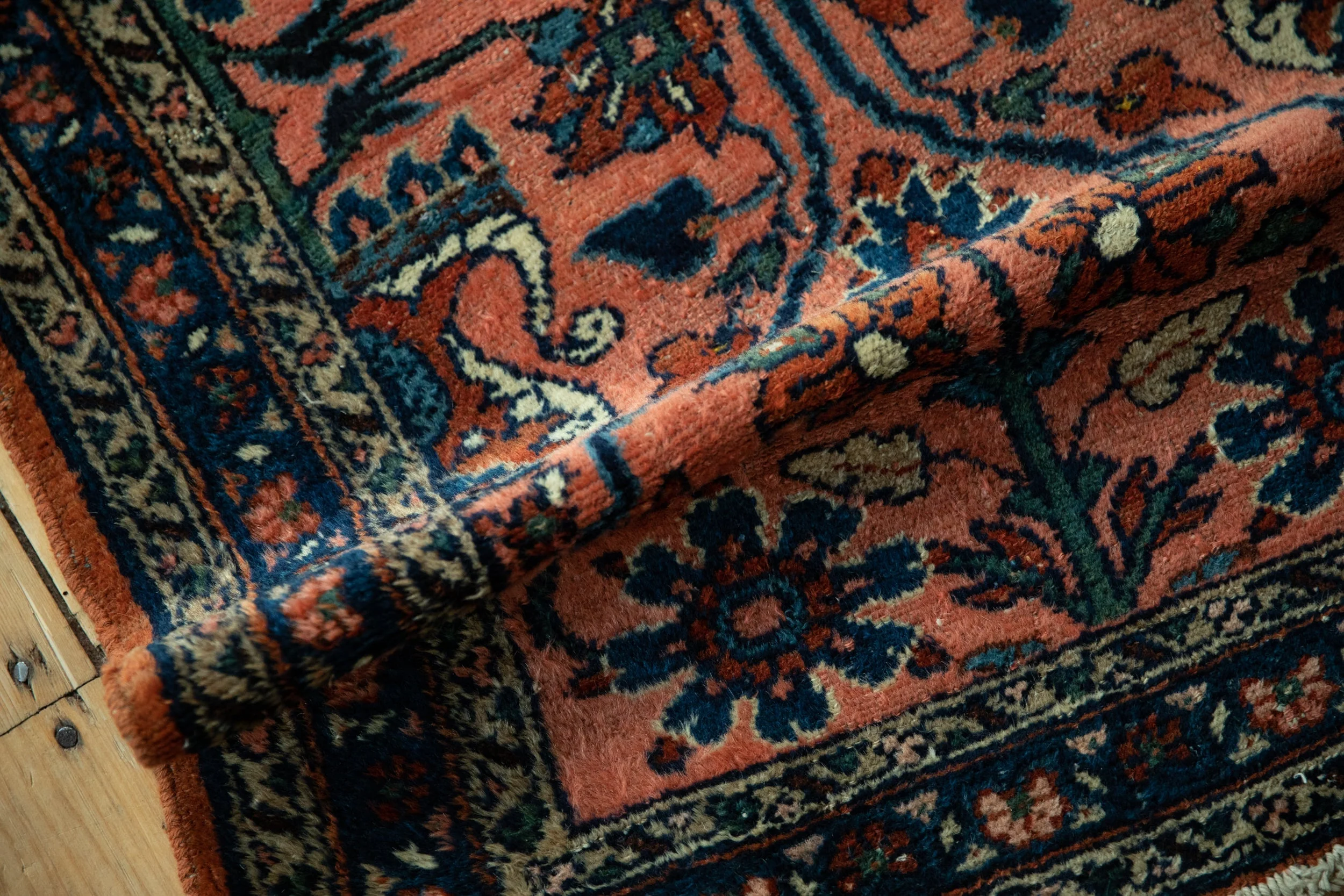 2.5x4 Vintage Lilihan Rug - Image 9