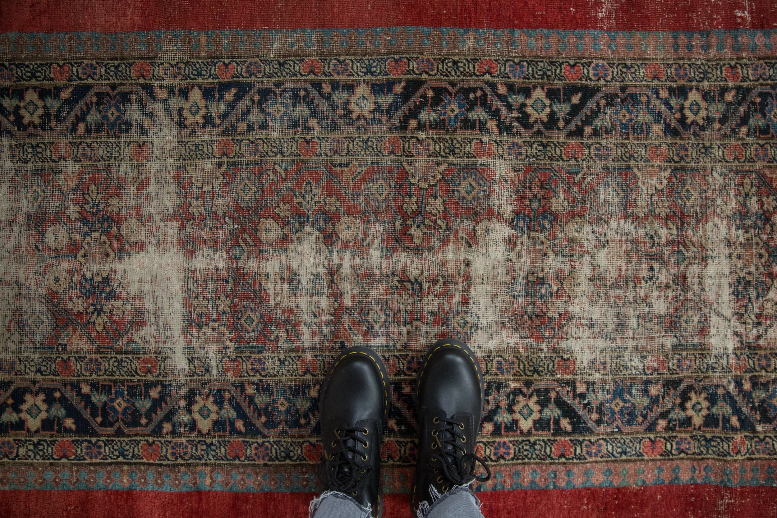 2.5x5.5 Antique Fine Fragment Serab Rug Runner - Image 2