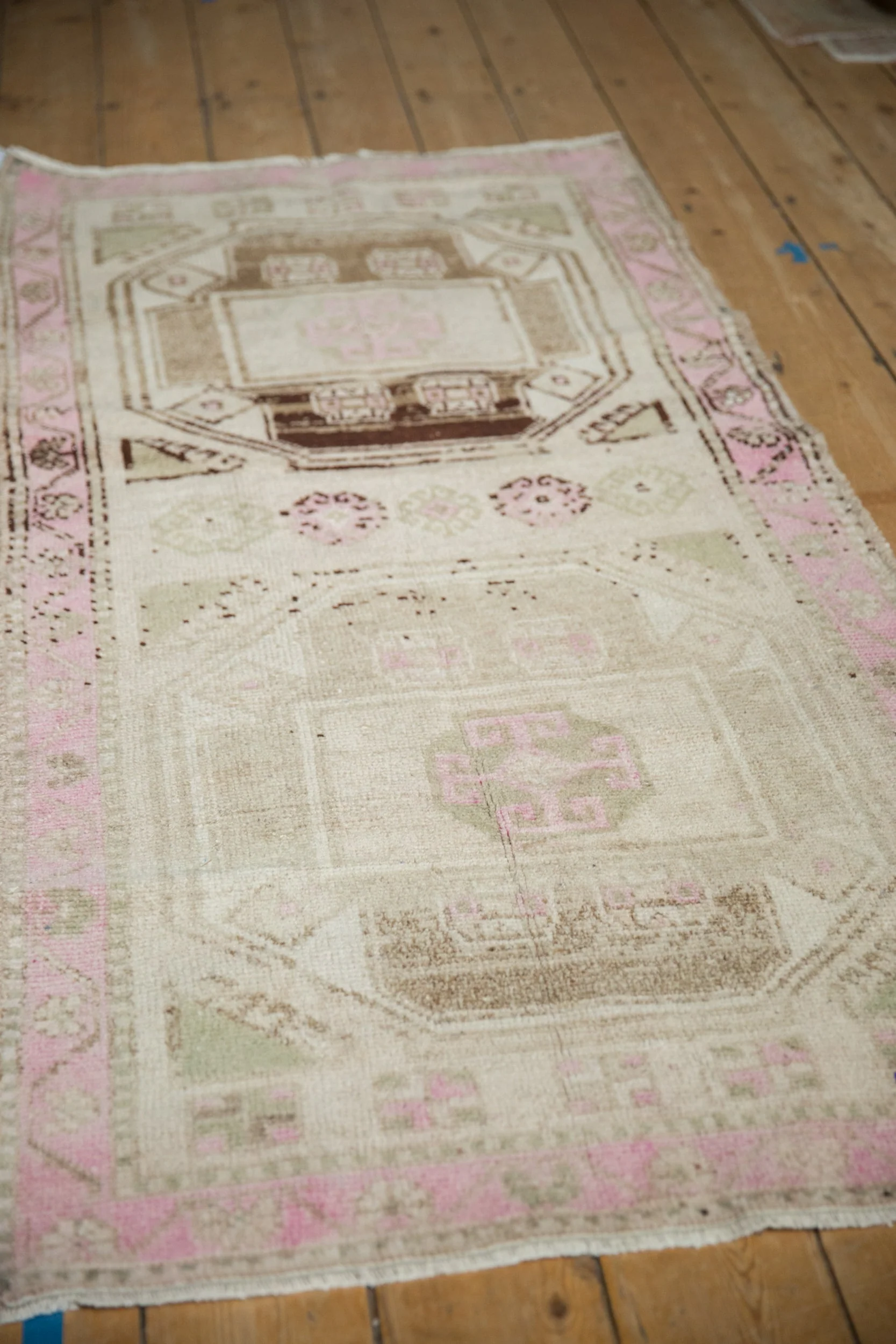 2.5x5.5 Vintage Distressed Kurd Rug Runner - Image 4
