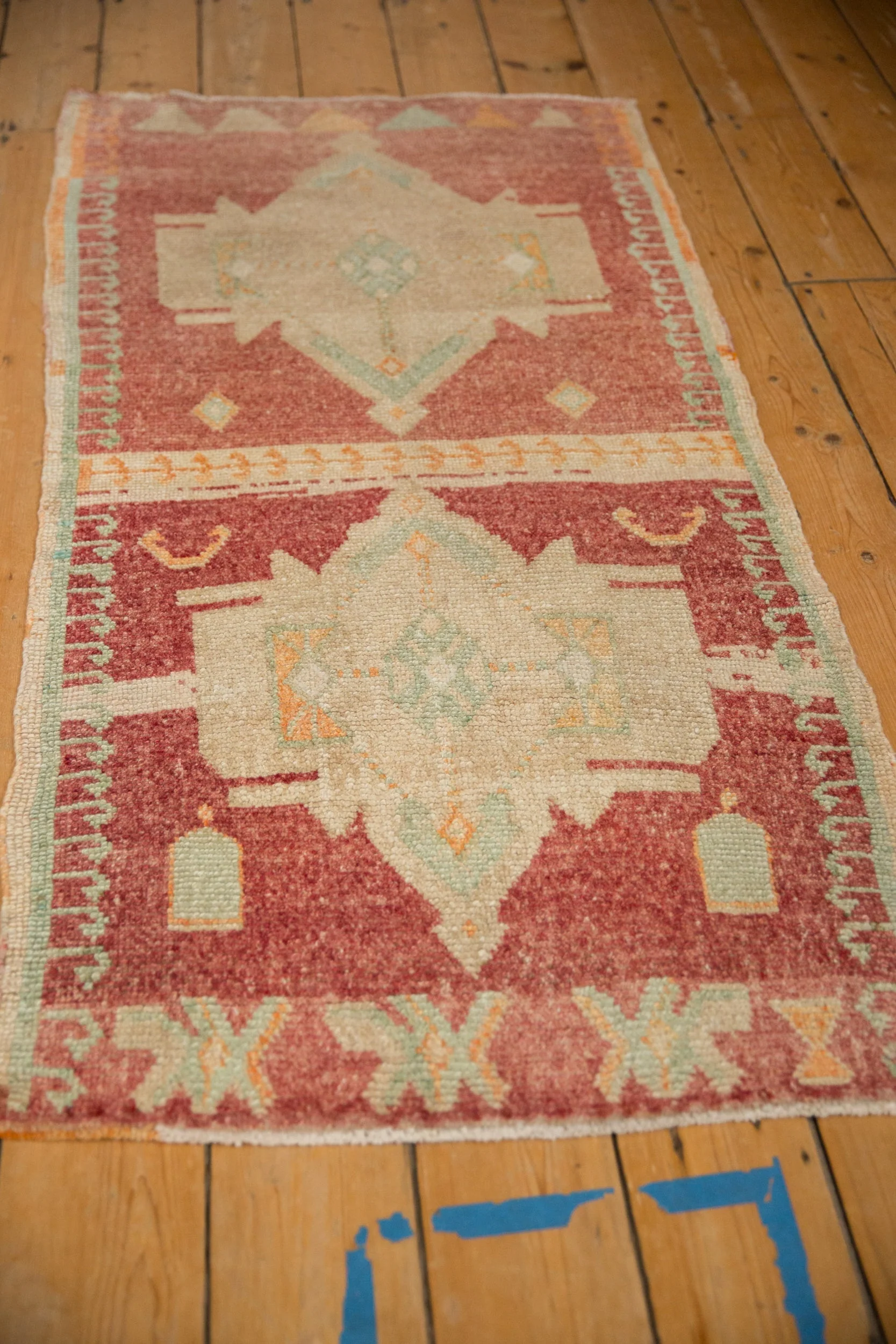 2.5x5 Vintage Distressed Kars Rug Runner - Image 4