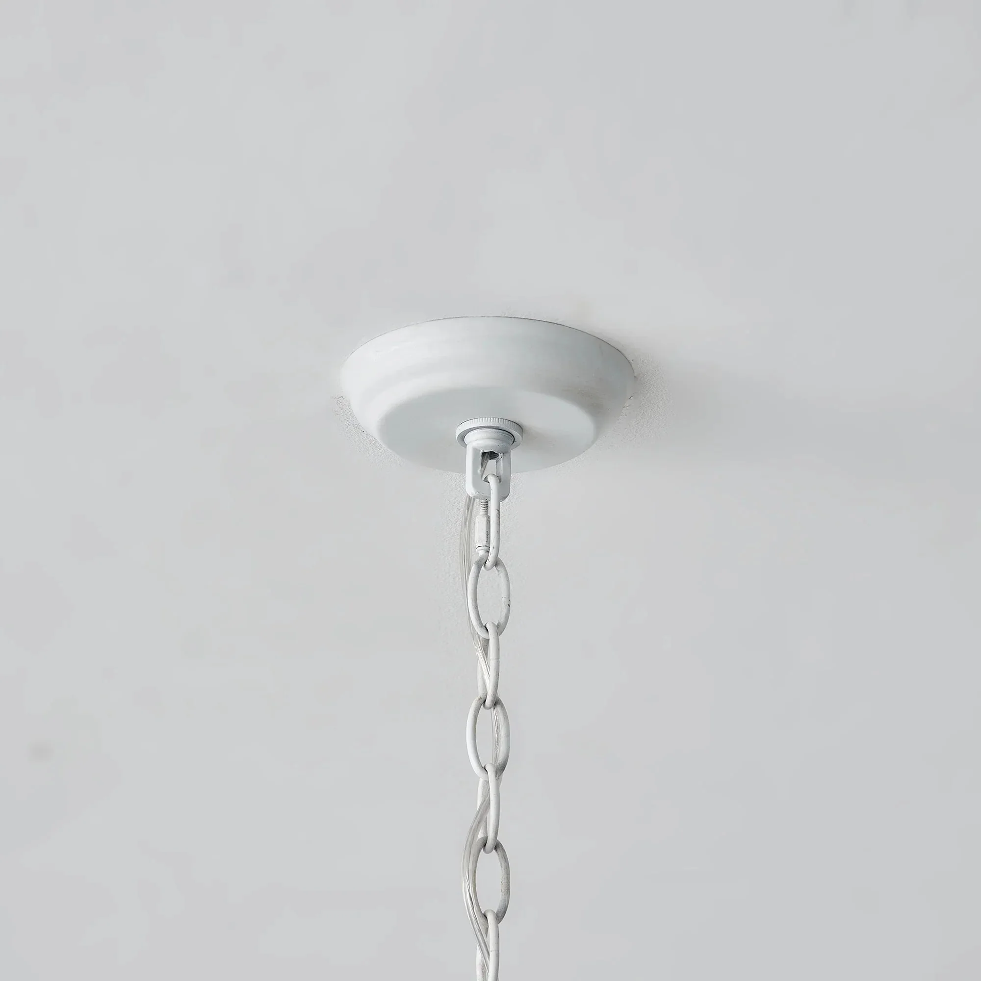 20 Inch Borg 5-Light White Wooden Chandelier - Image 10
