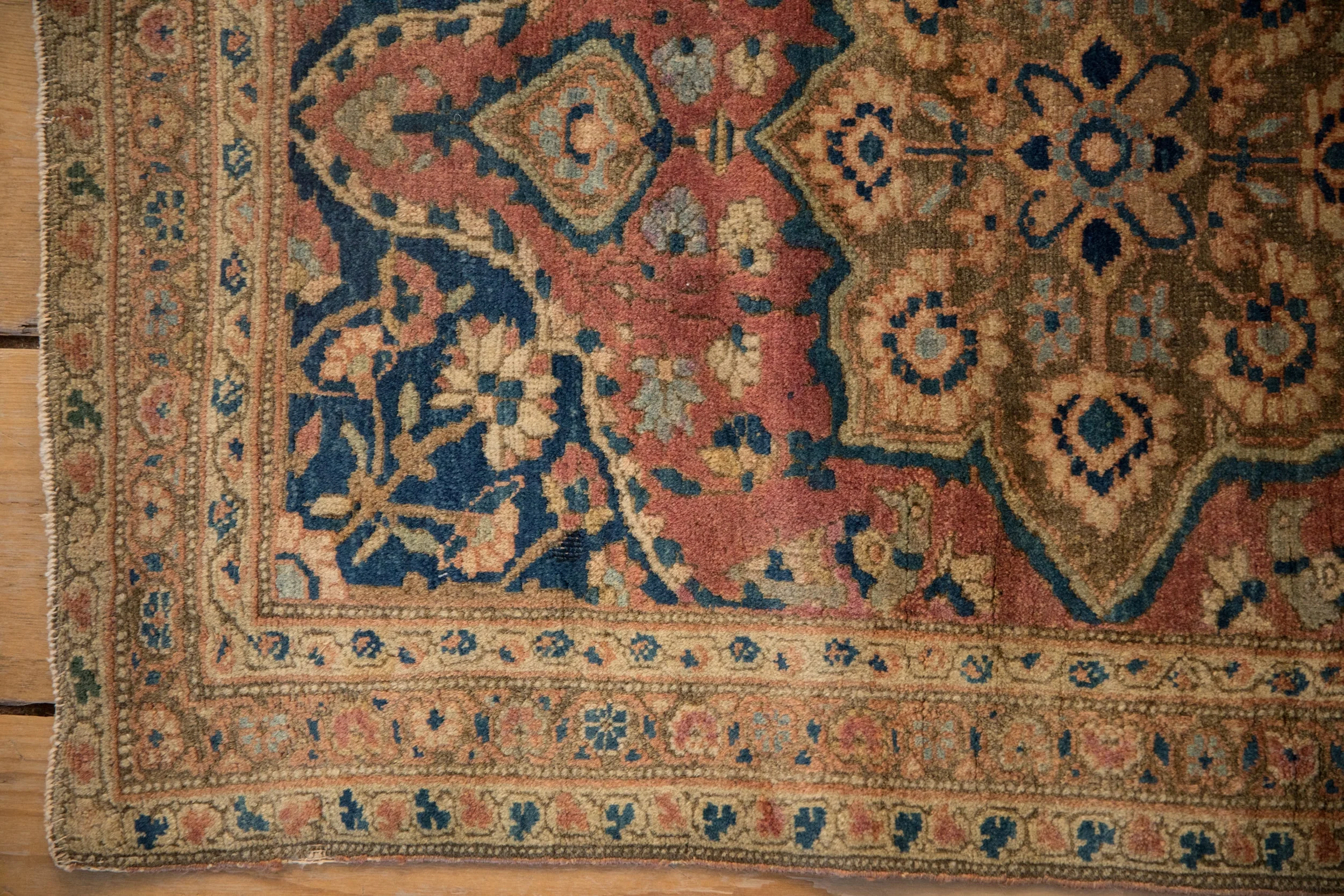 2x2.5 Small Antique Farahan Rug - Image 3
