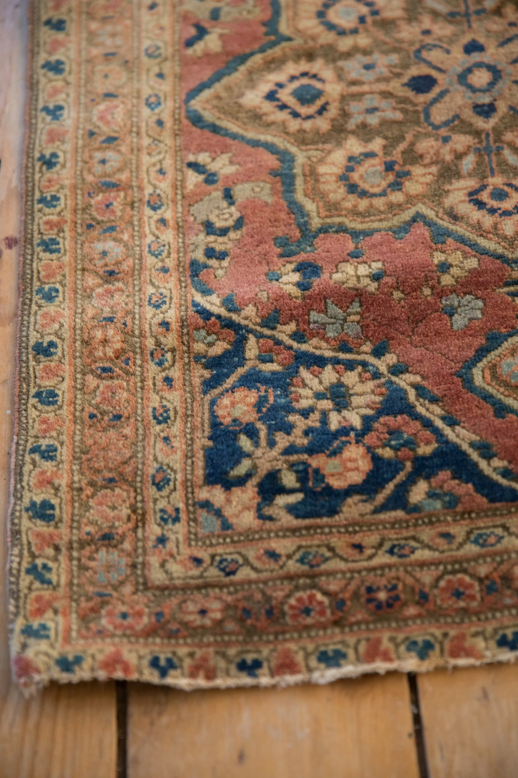 2x2.5 Small Antique Farahan Rug - Image 5