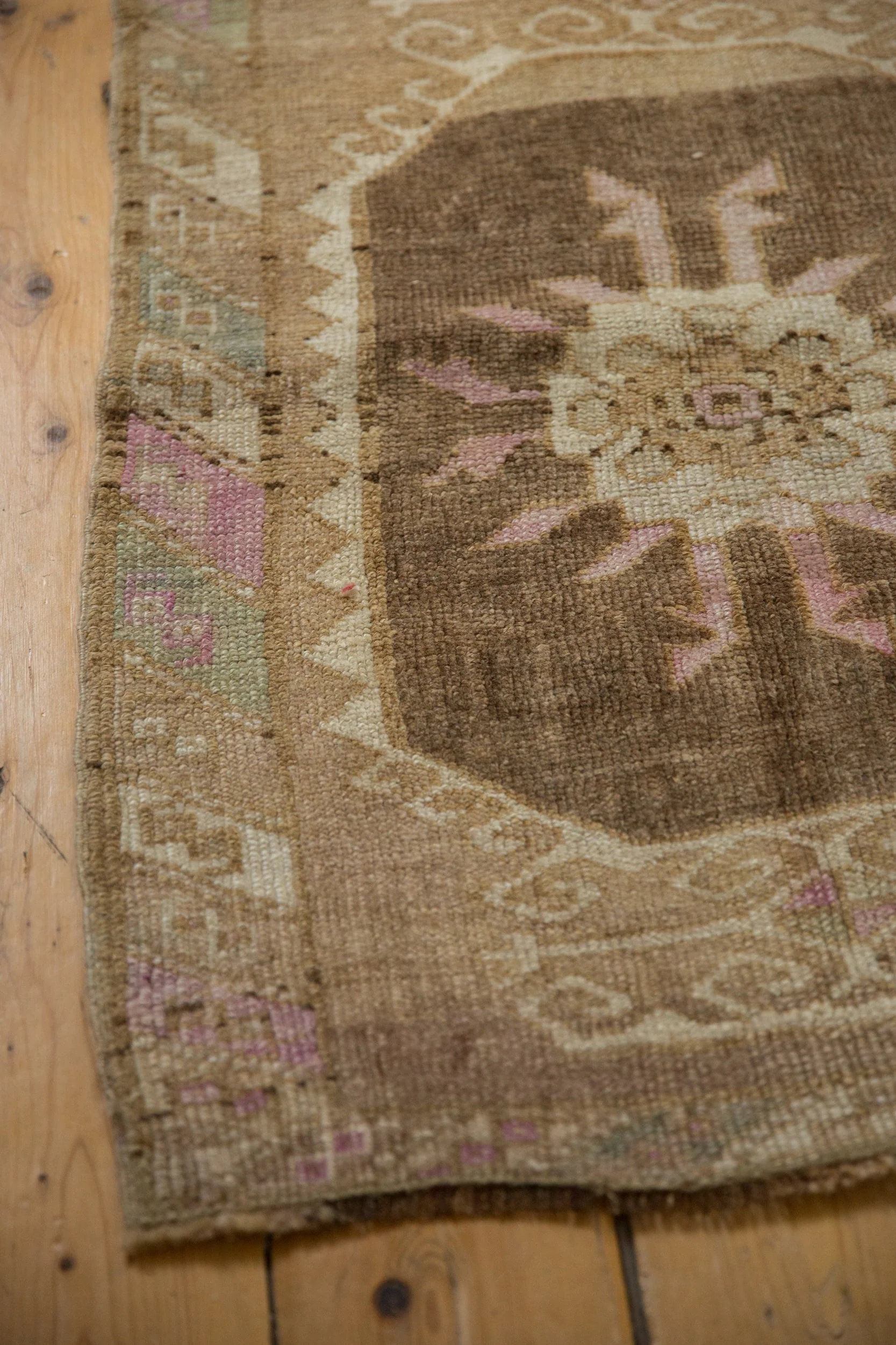 2x2.5 Vintage Distressed Kars Square Rug Mat - Image 5