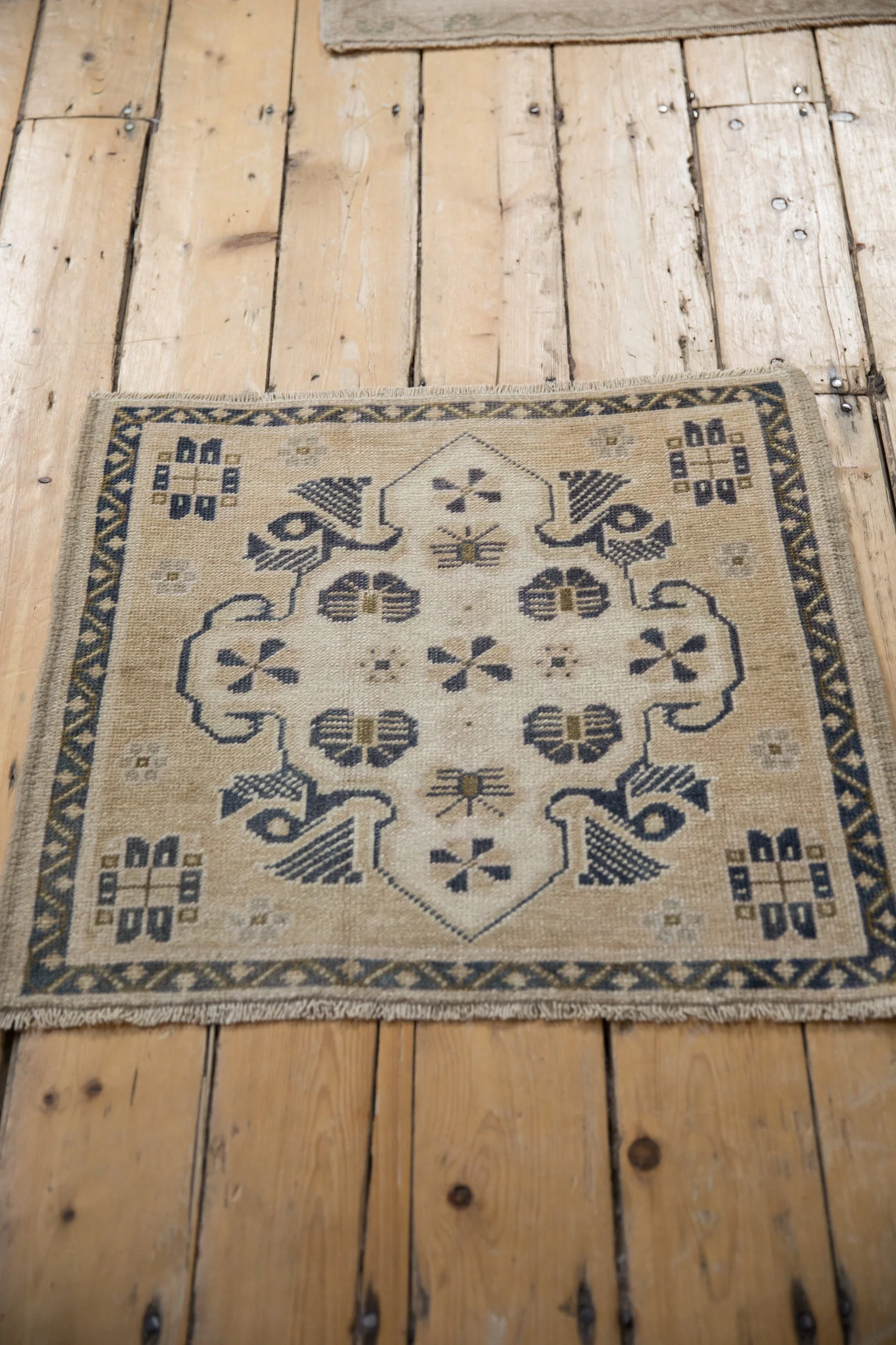 2x2.5 Vintage Distressed Oushak Square Rug Mat - Image 4