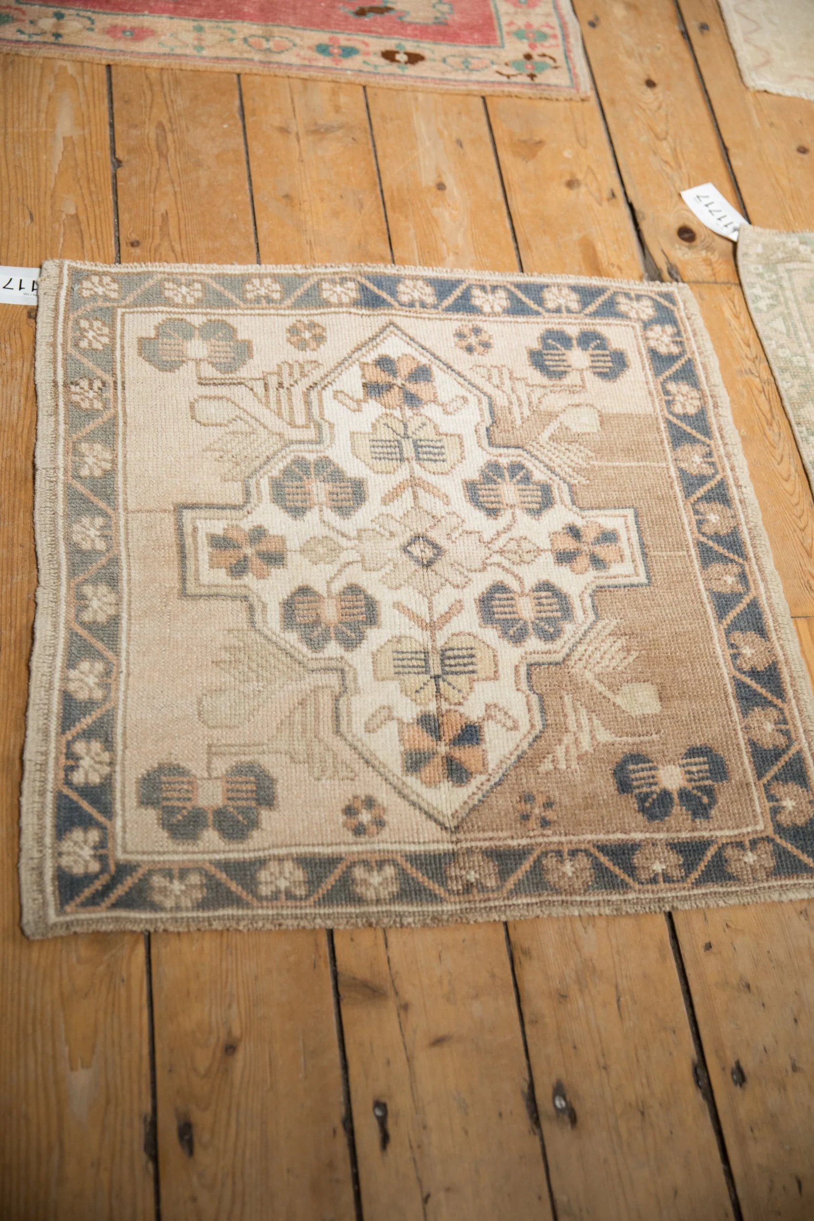2x2.5 Vintage Distressed Oushak Square Rug Mat - Image 3