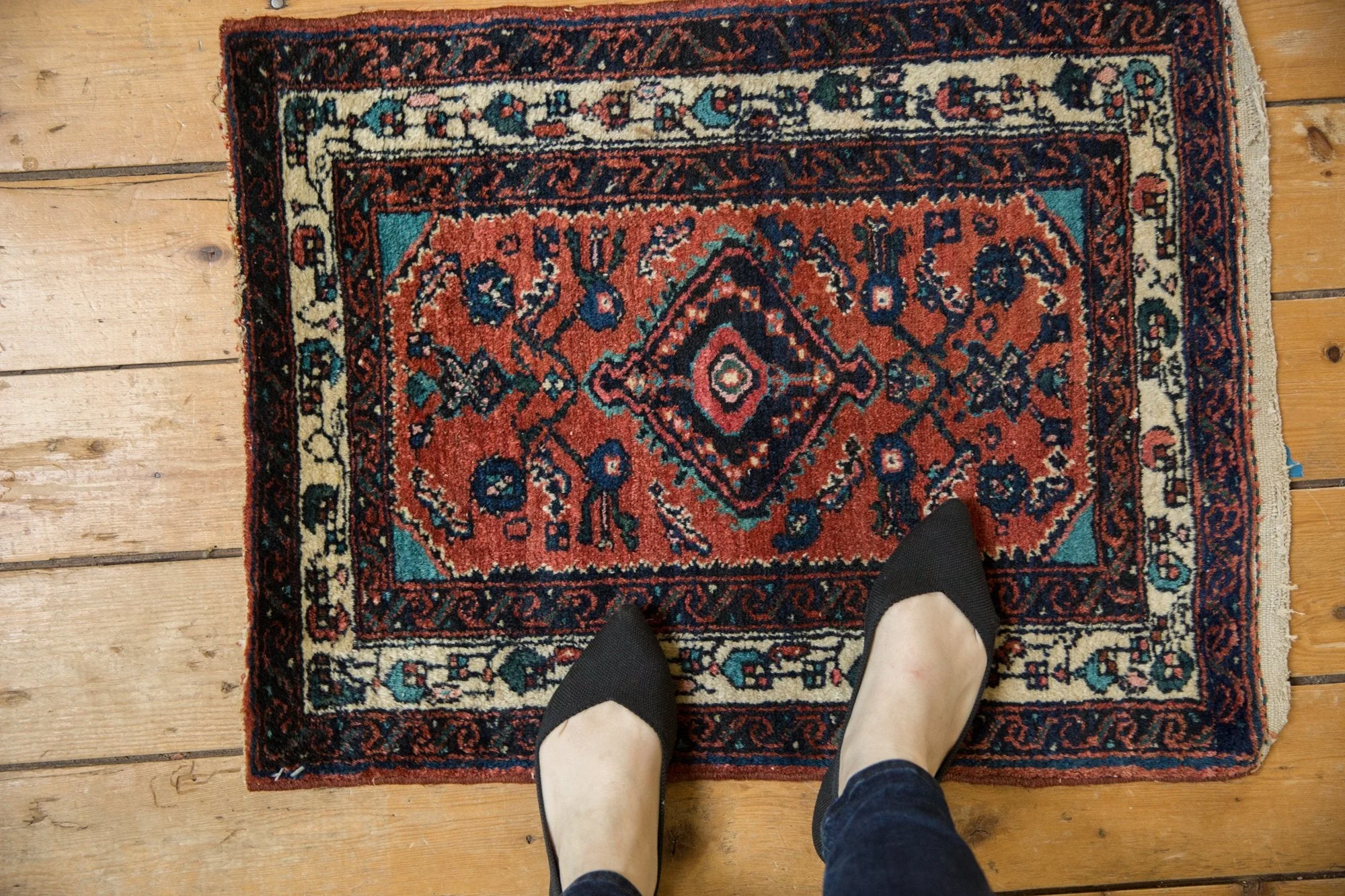 2x2.5 Vintage Engelas Square Rug Mat - Image 2