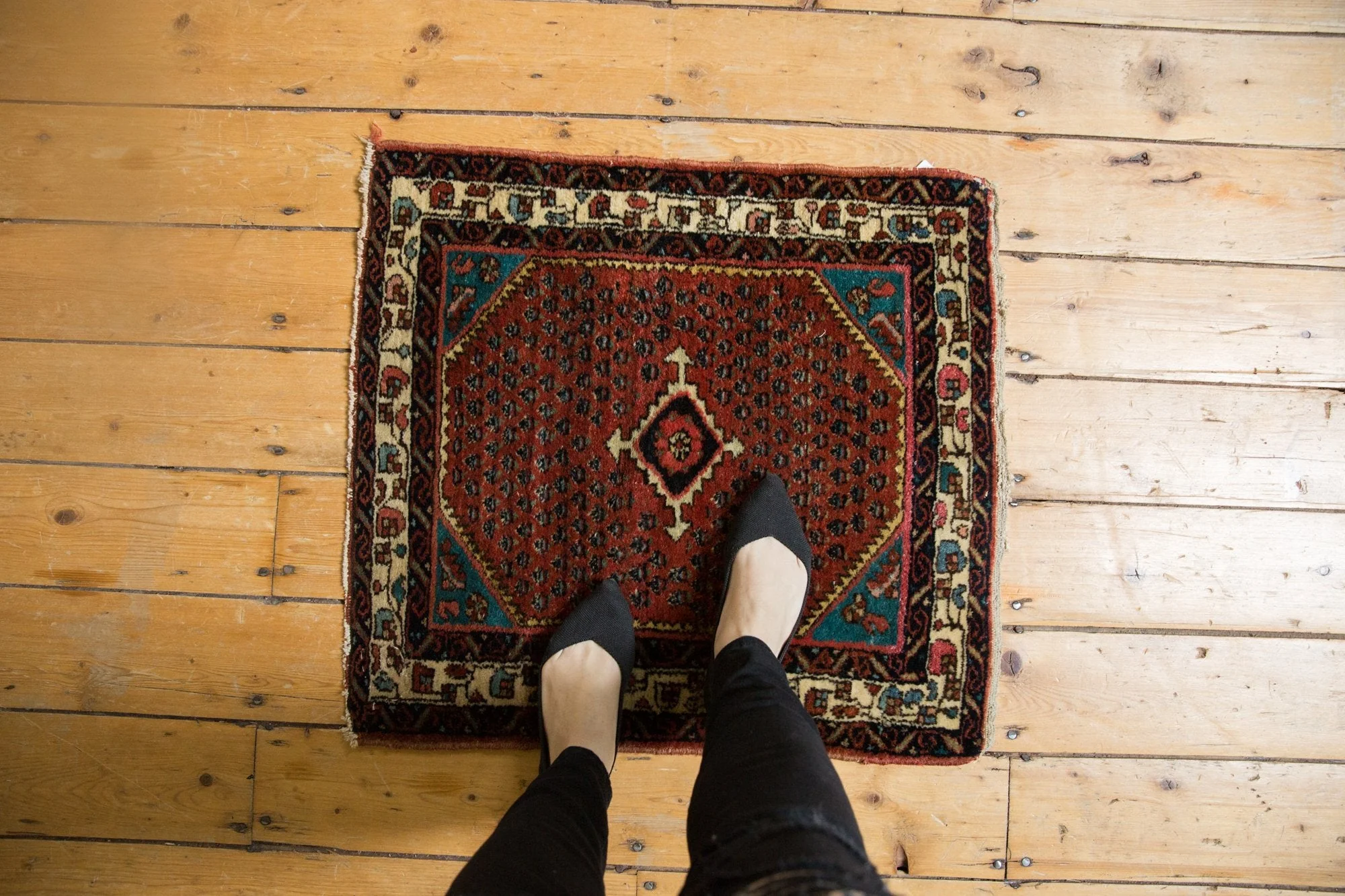 2x2.5 Vintage Engelas Square Rug Mat - Image 2