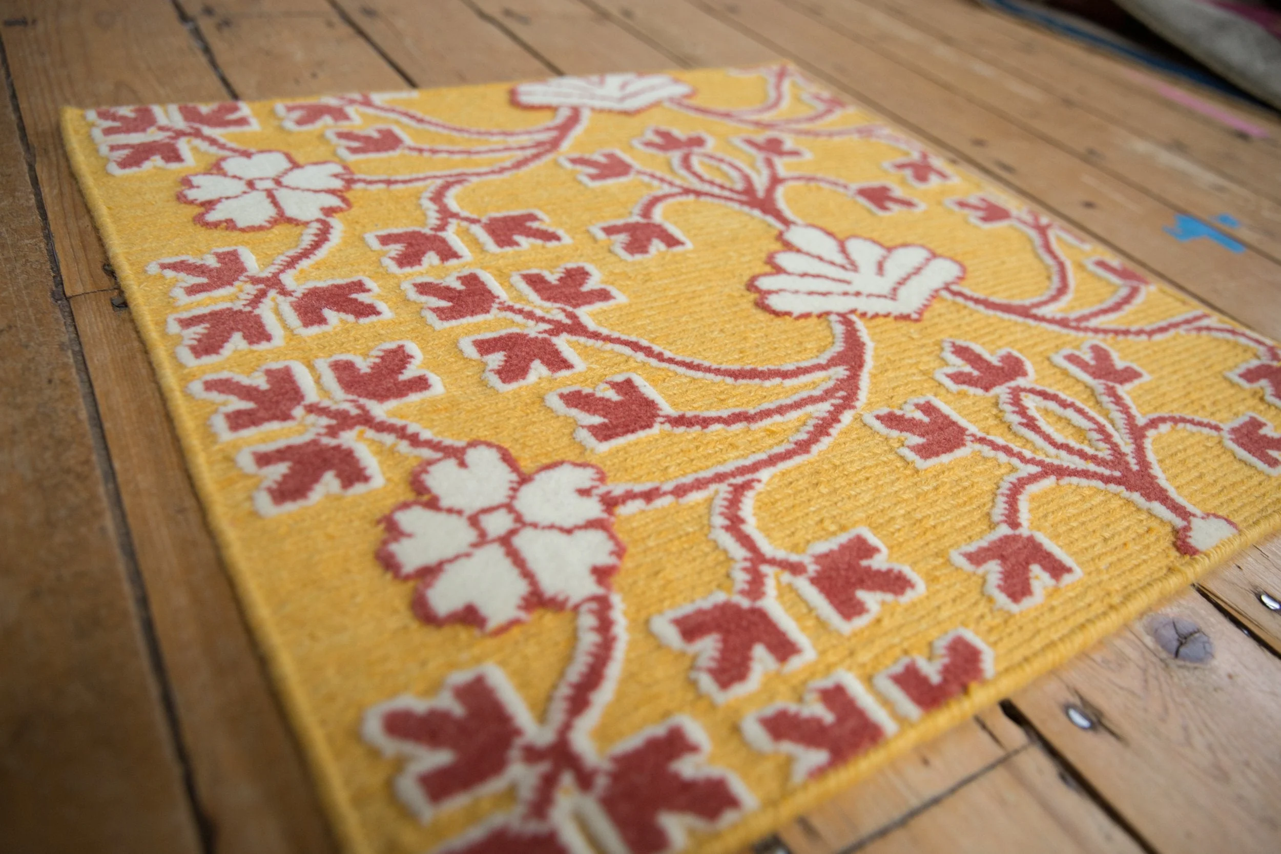 2x2 New Indian Samarkand Design Square Rug Mat - Image 2