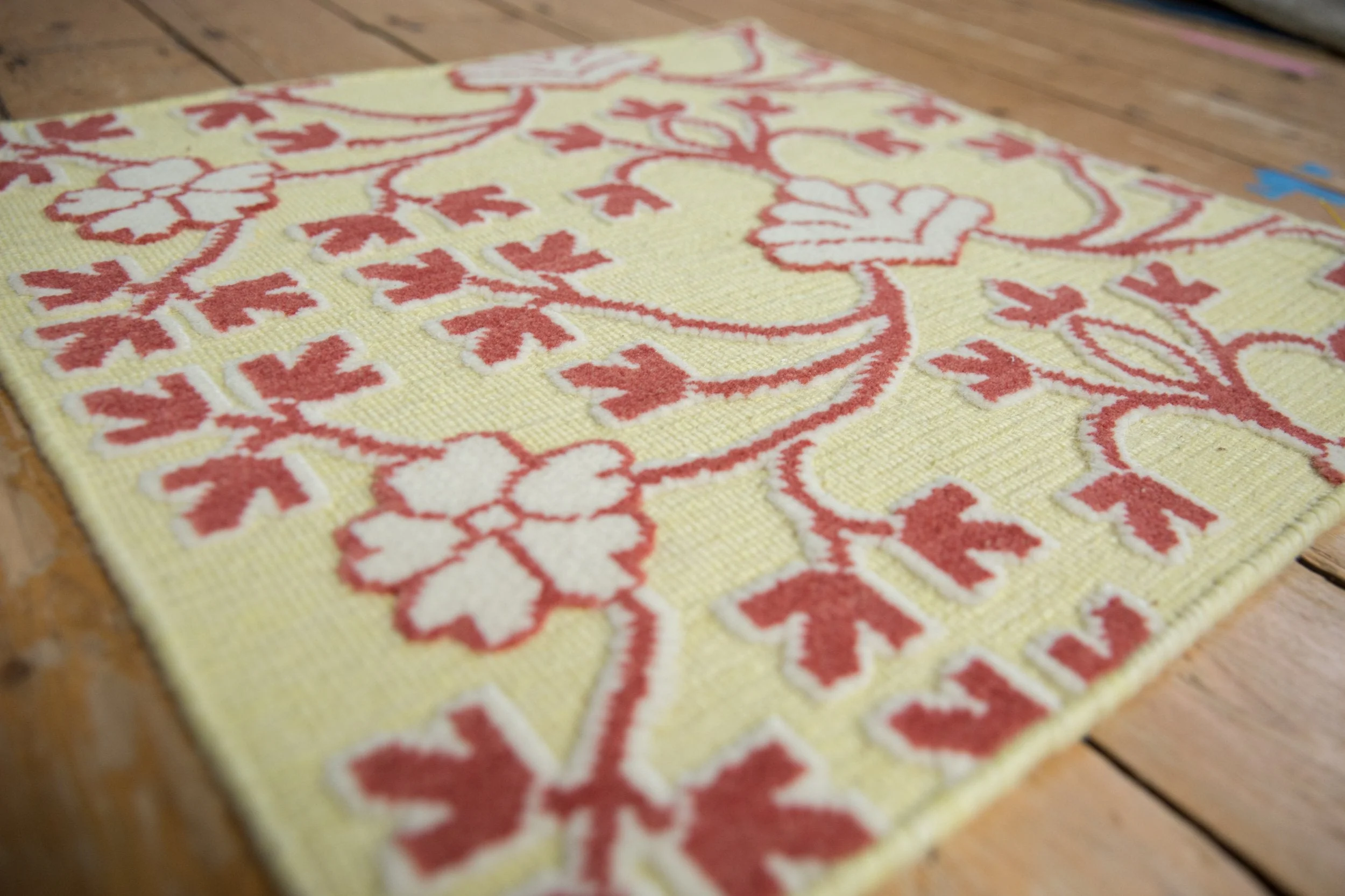 2x2 New Indian Samarkand Design Square Rug Mat - Image 2