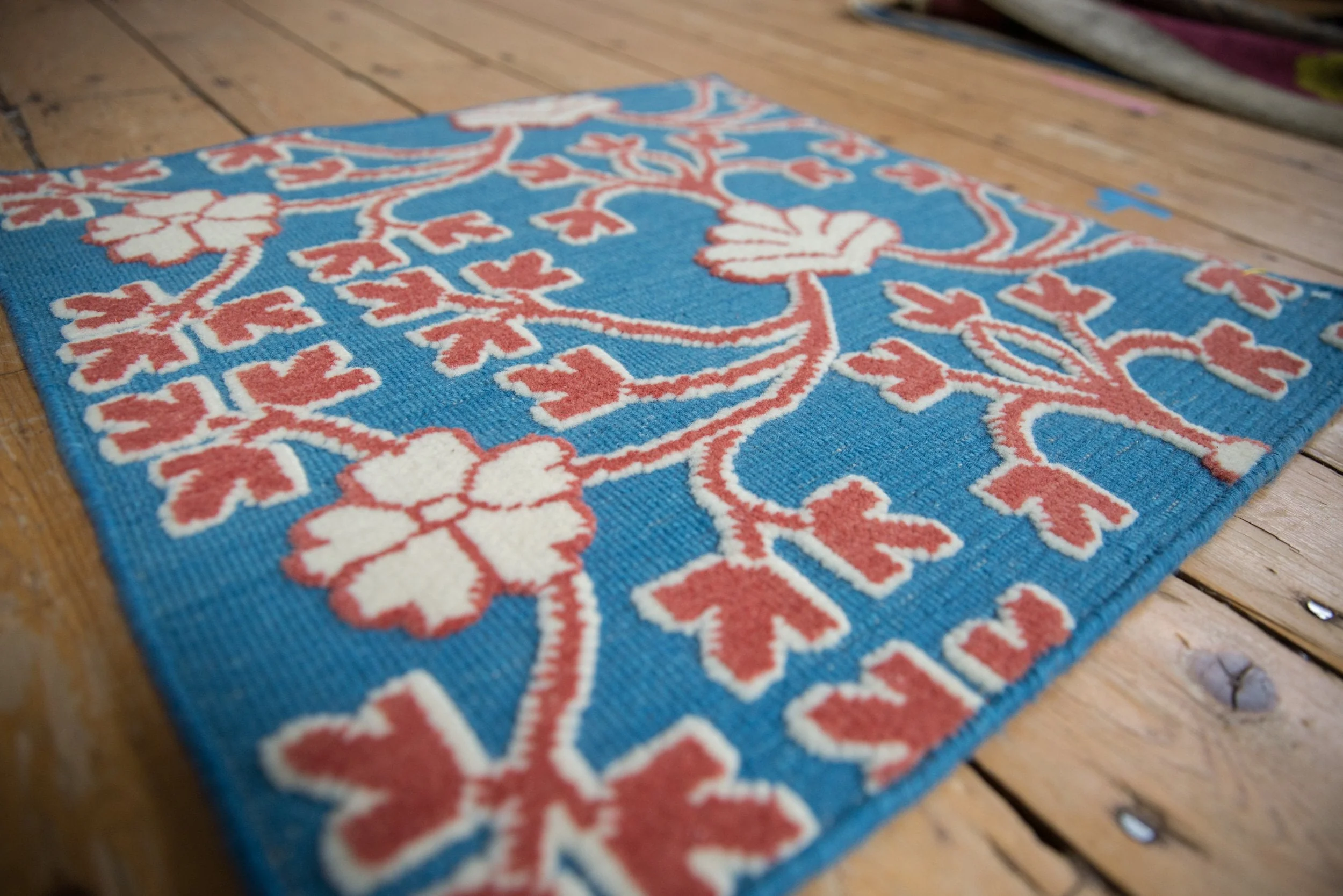 2x2 New Indian Samarkand Design Square Rug Mat - Image 2