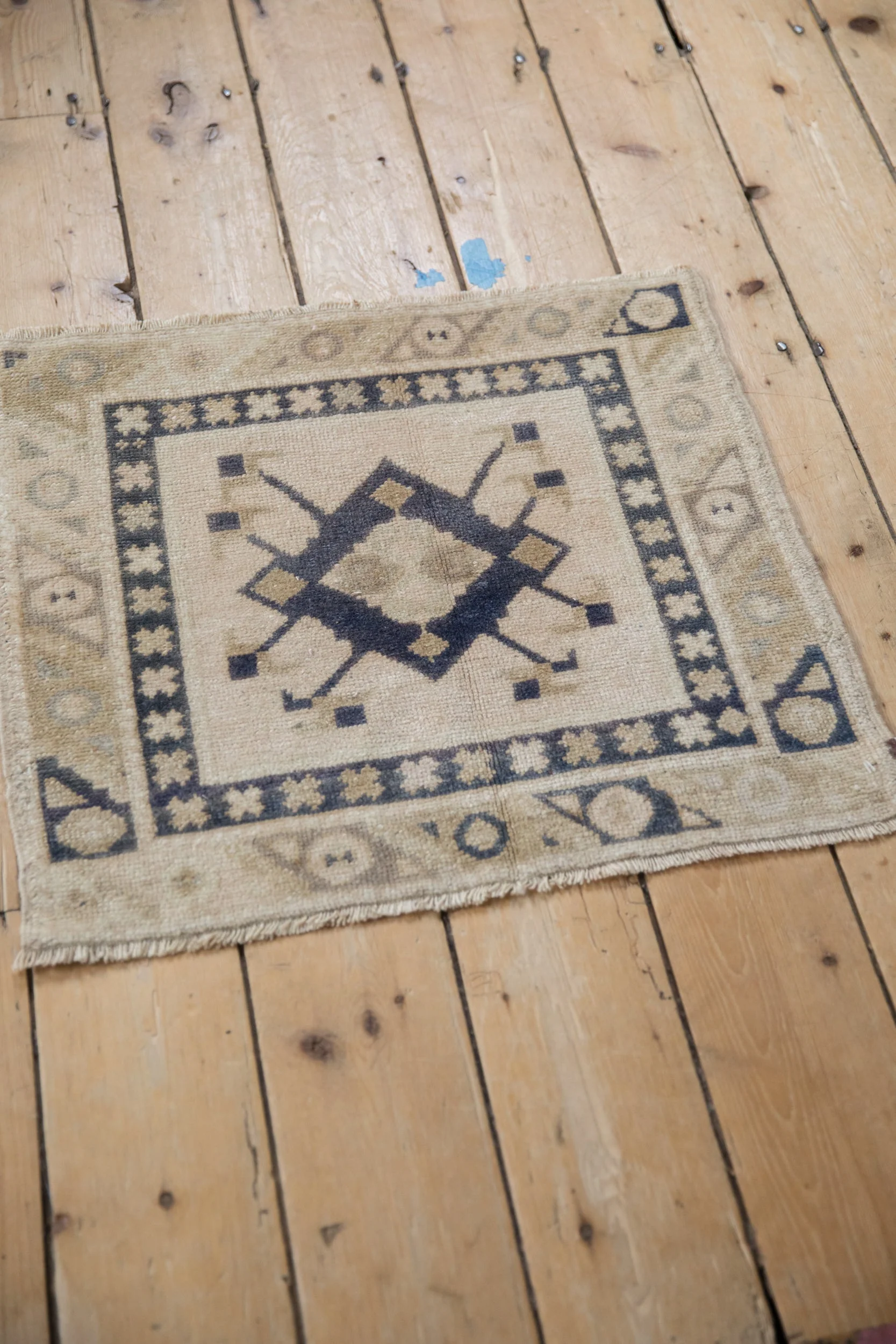 2x2 Vintage Distressed Oushak Square Rug Mat - Image 5