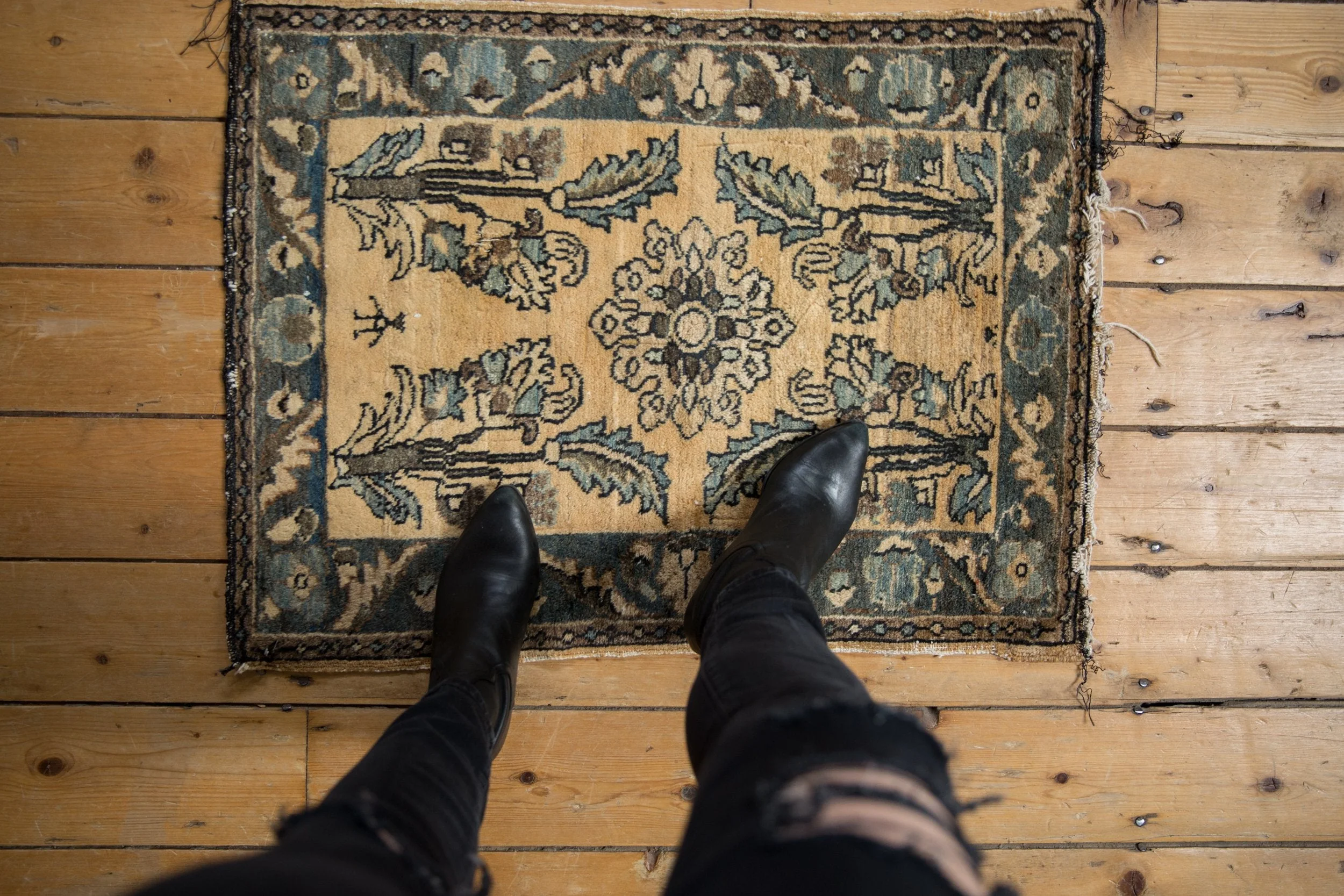 2x3 Vintage Fine Distressed Lilihan Rug Mat - Image 2
