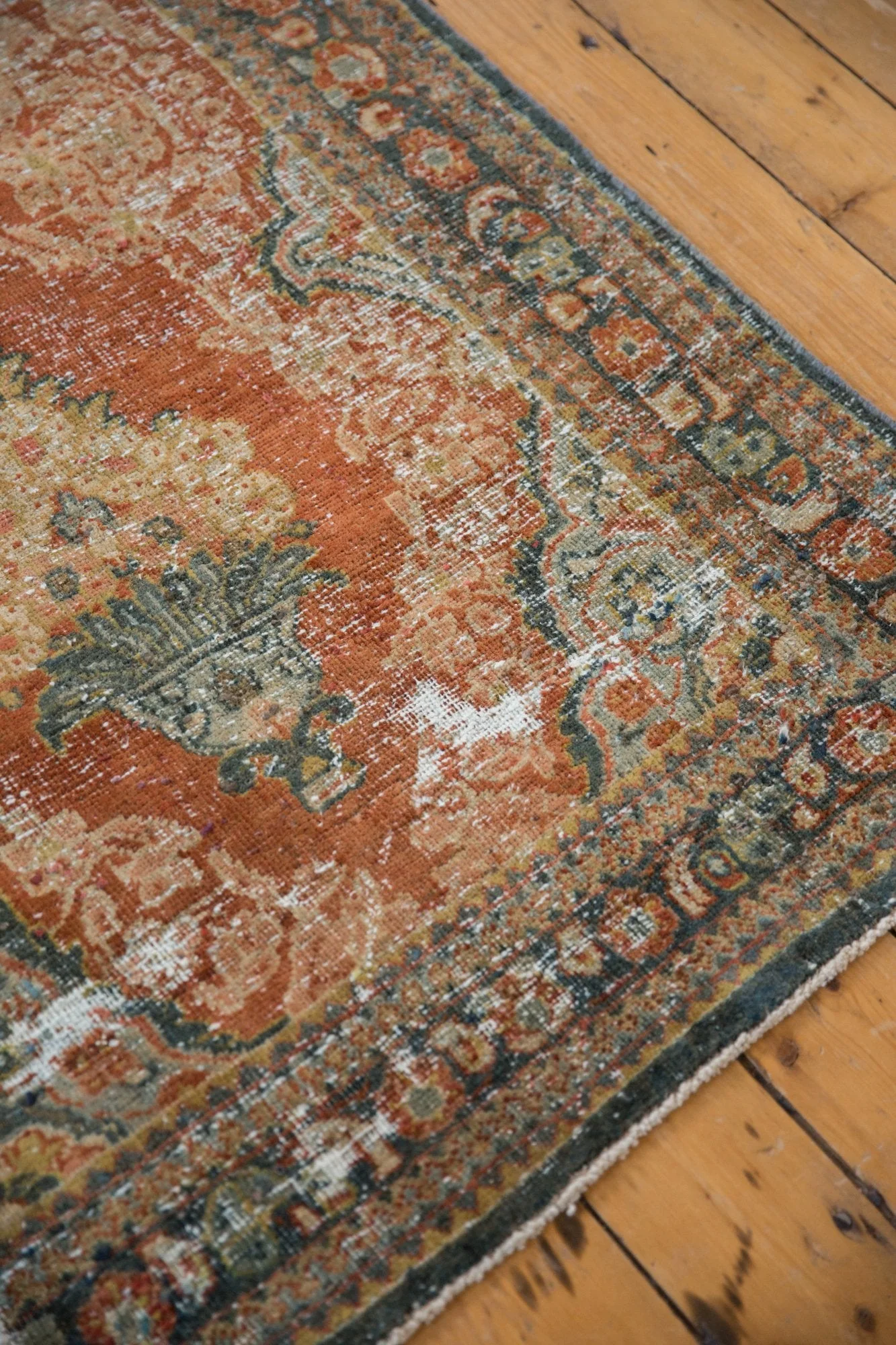 3.5x11.5 Vintage Distressed Mahal Rug Runner - Image 10
