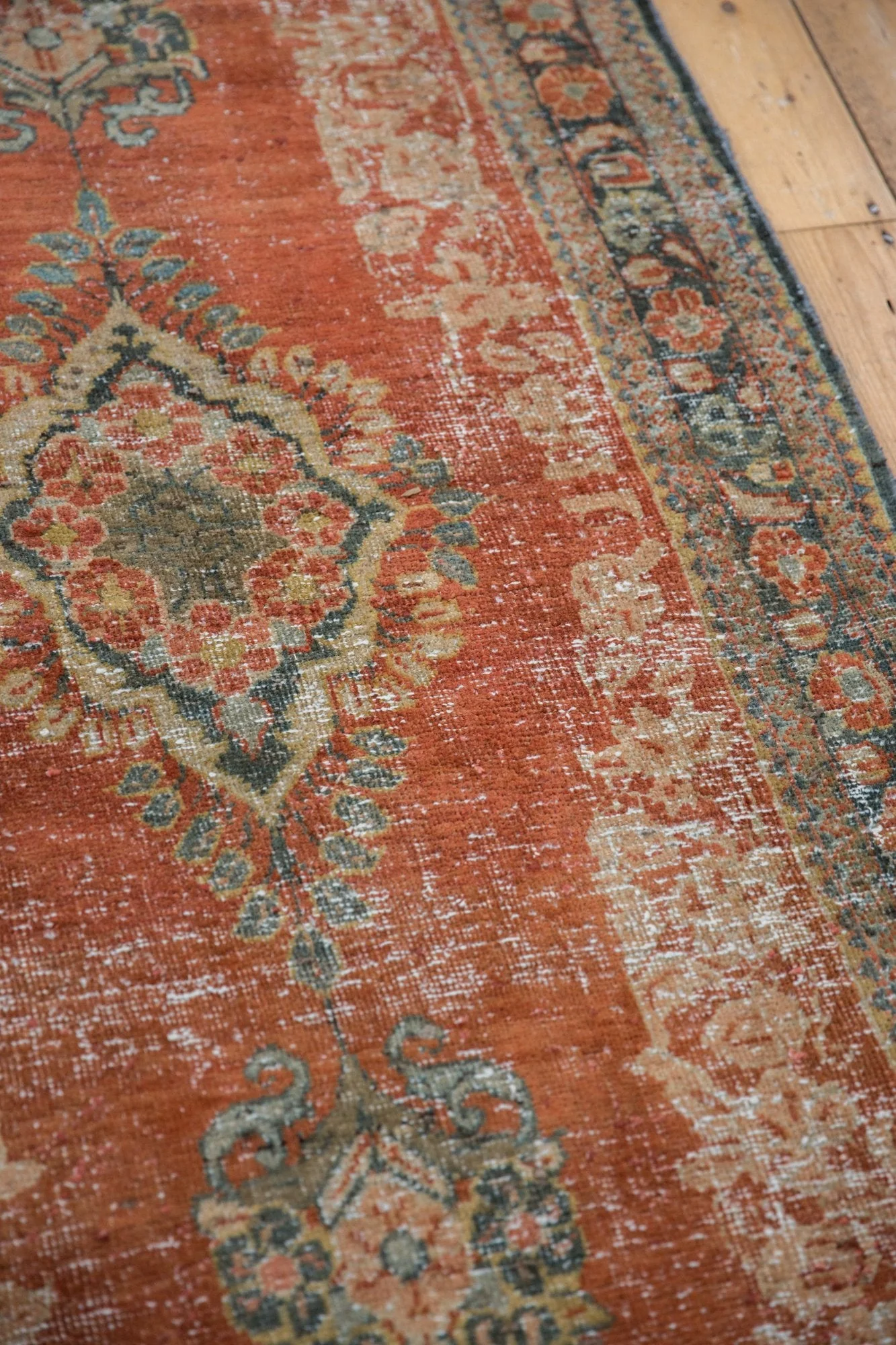3.5x11.5 Vintage Distressed Mahal Rug Runner - Image 11