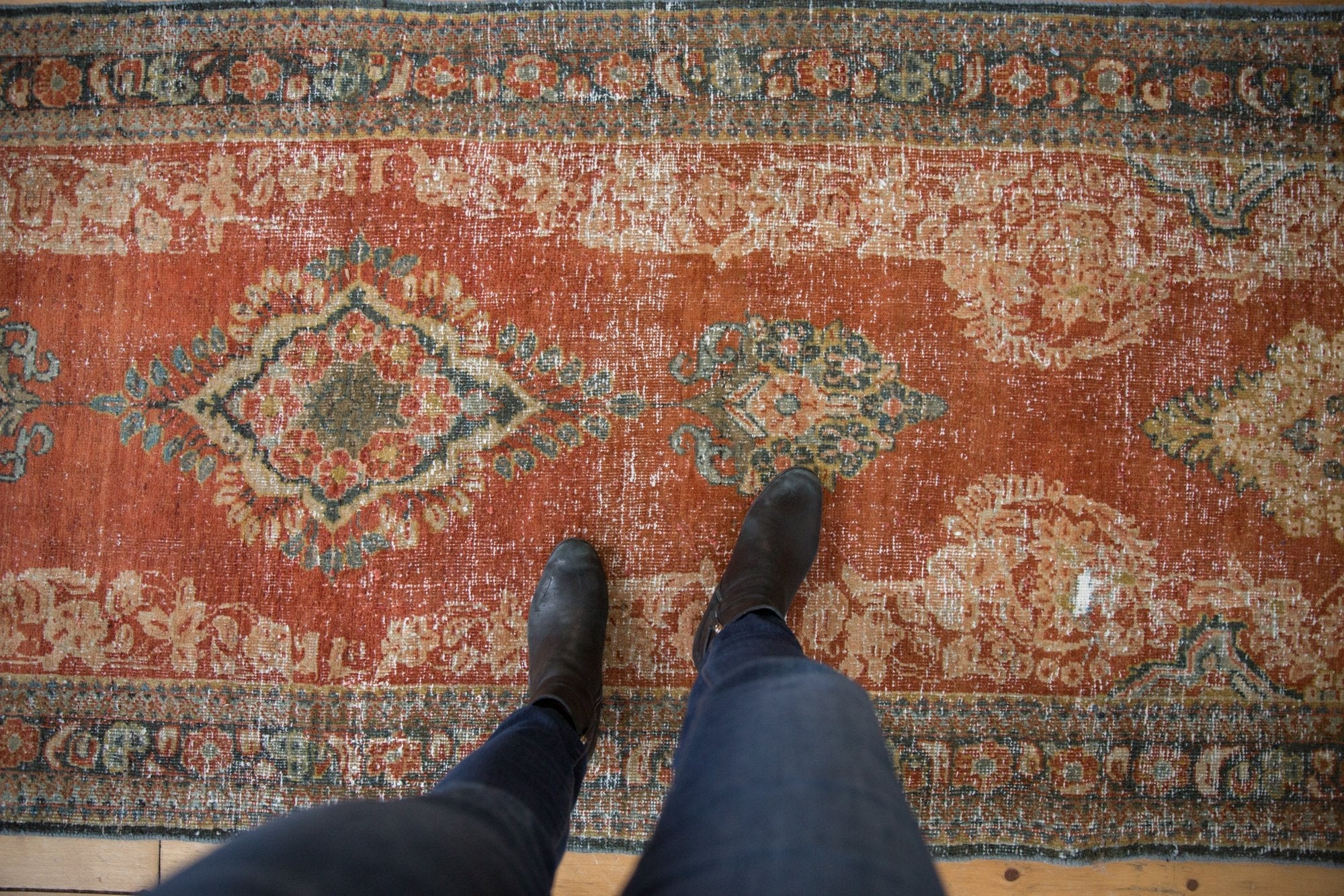 3.5x11.5 Vintage Distressed Mahal Rug Runner - Image 2