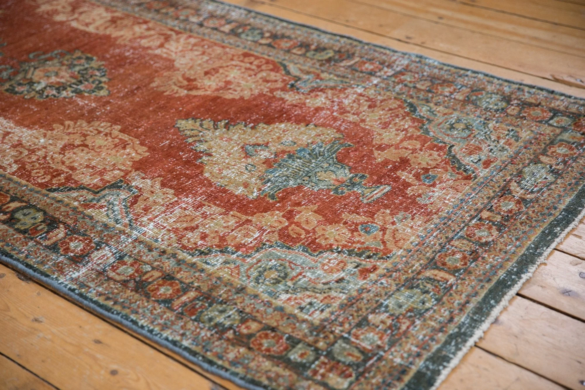 3.5x11.5 Vintage Distressed Mahal Rug Runner - Image 4