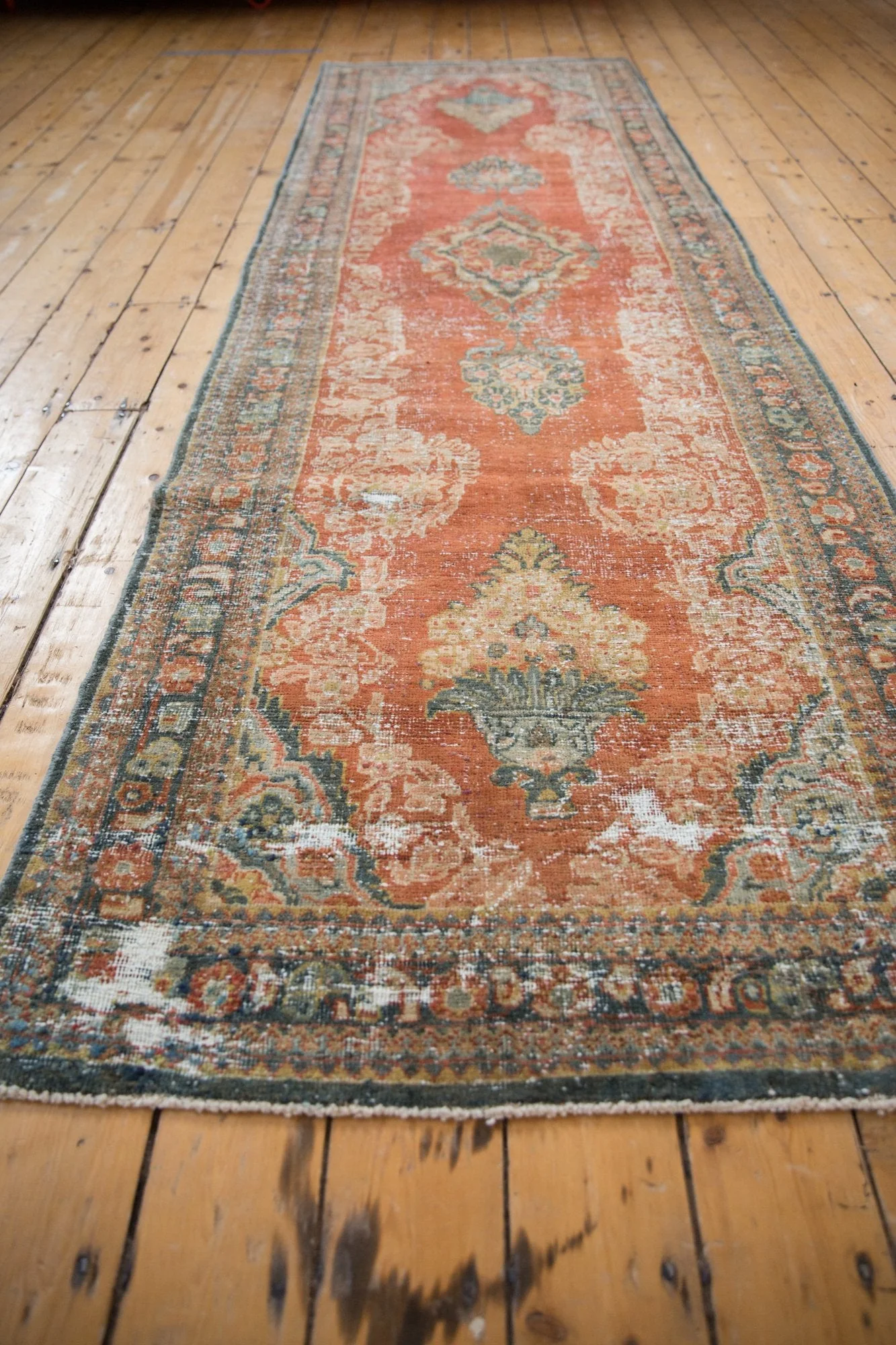 3.5x11.5 Vintage Distressed Mahal Rug Runner - Image 8