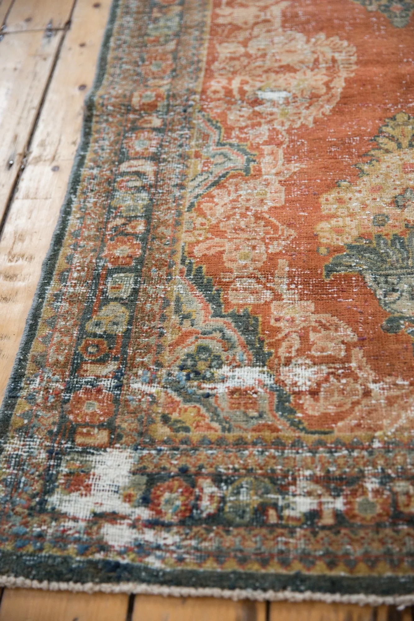 3.5x11.5 Vintage Distressed Mahal Rug Runner - Image 9