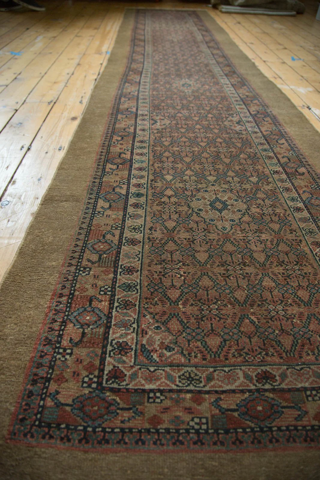 3.5x13.5 Antique Camel Hair Serab Rug Runner - Image 3
