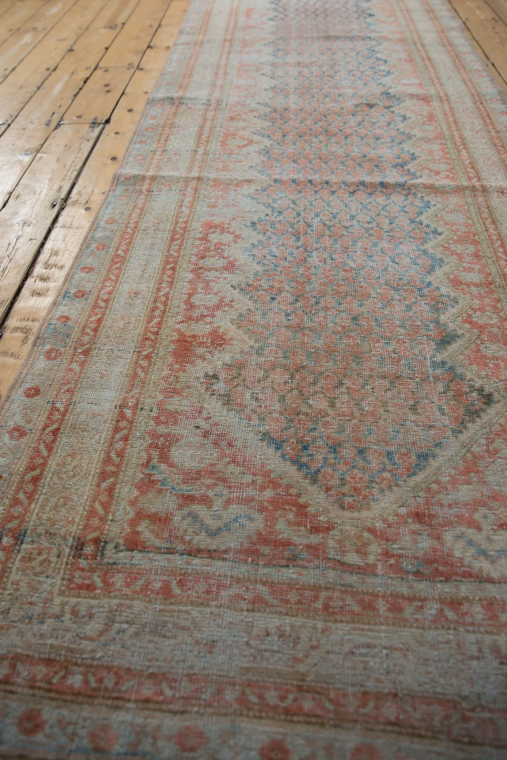 3.5x13.5 Vintage Fine Distressed Mahal Rug Runner - Image 8