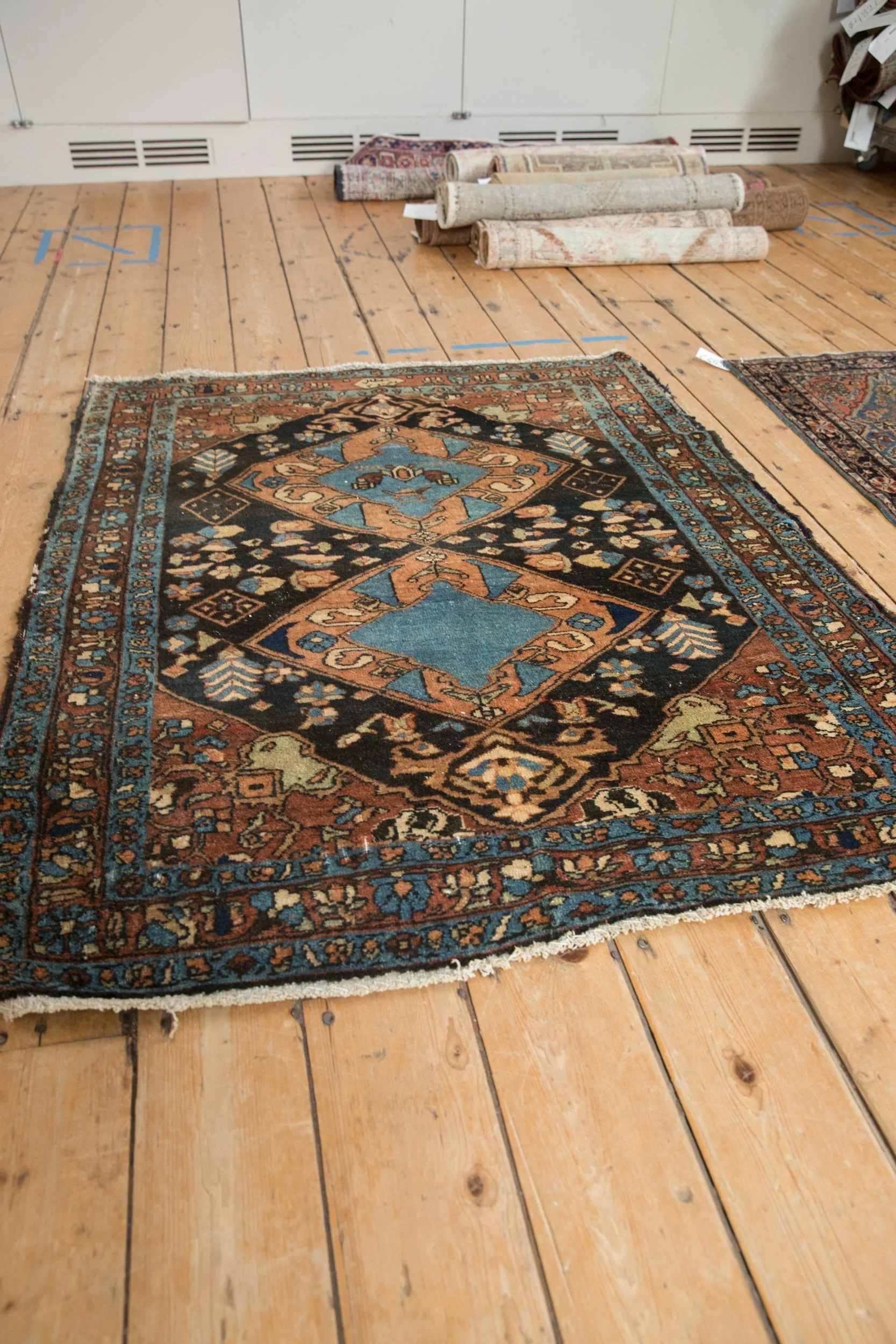 3.5x4.5 Vintage Fine Heriz Square Rug - Image 4