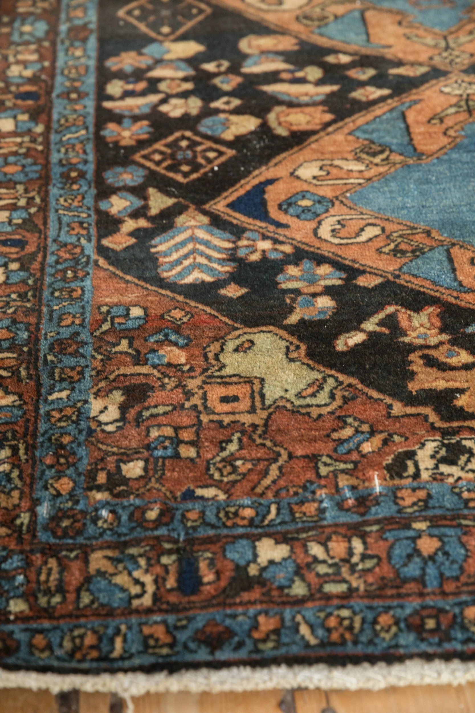 3.5x4.5 Vintage Fine Heriz Square Rug - Image 5