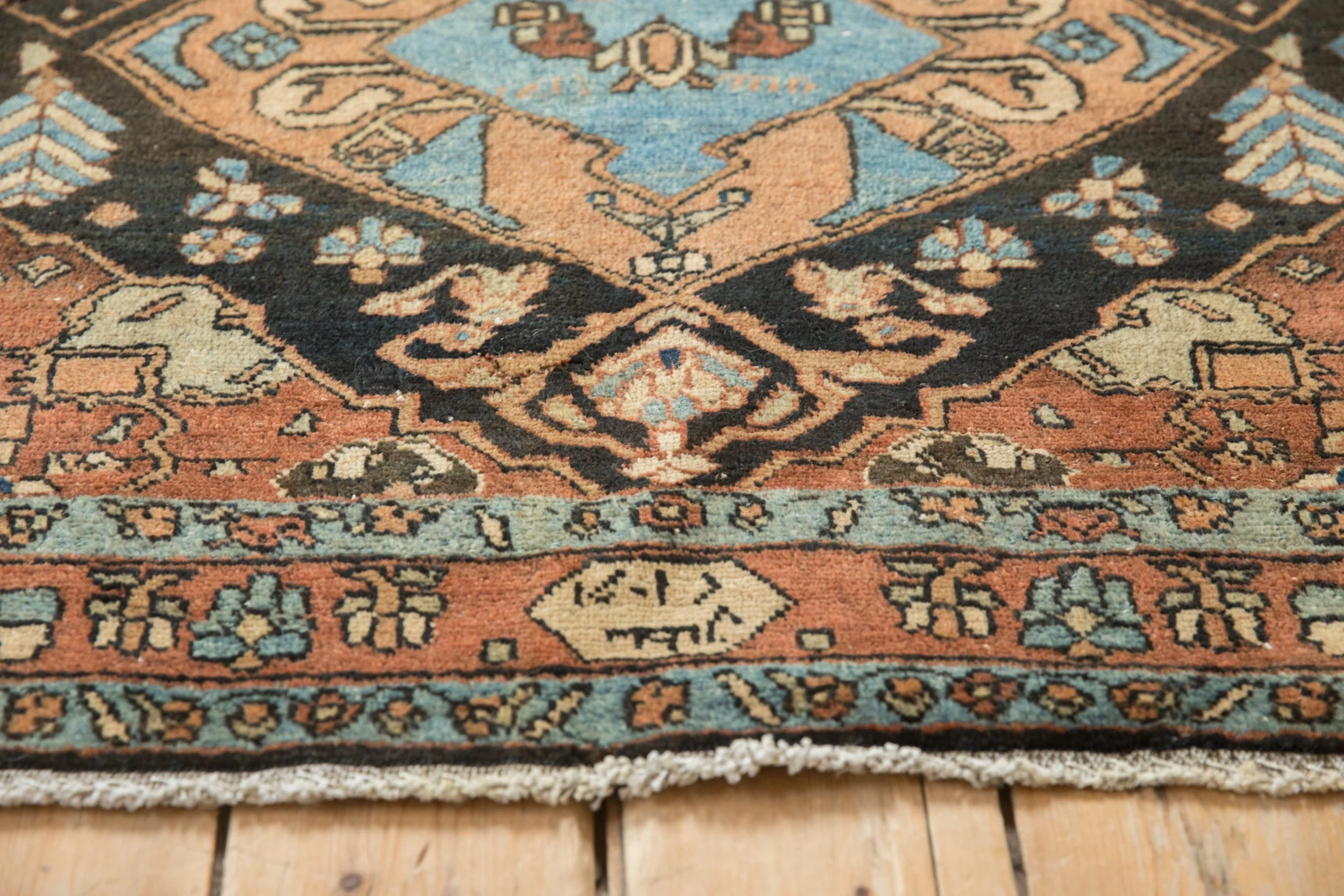 3.5x4.5 Vintage Fine Heriz Square Rug - Image 7