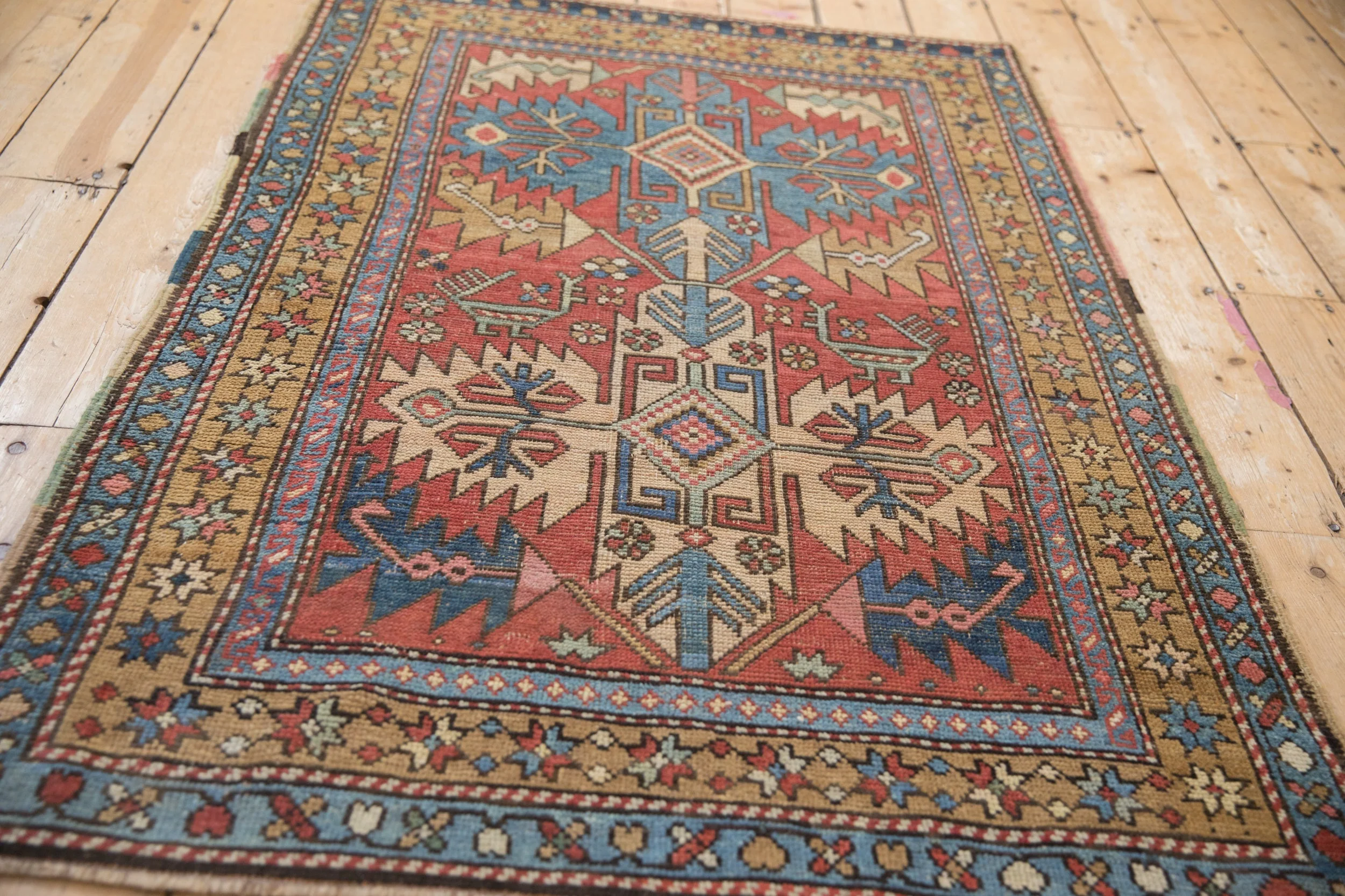 3.5x5 Vintage Heriz Rug - Image 9