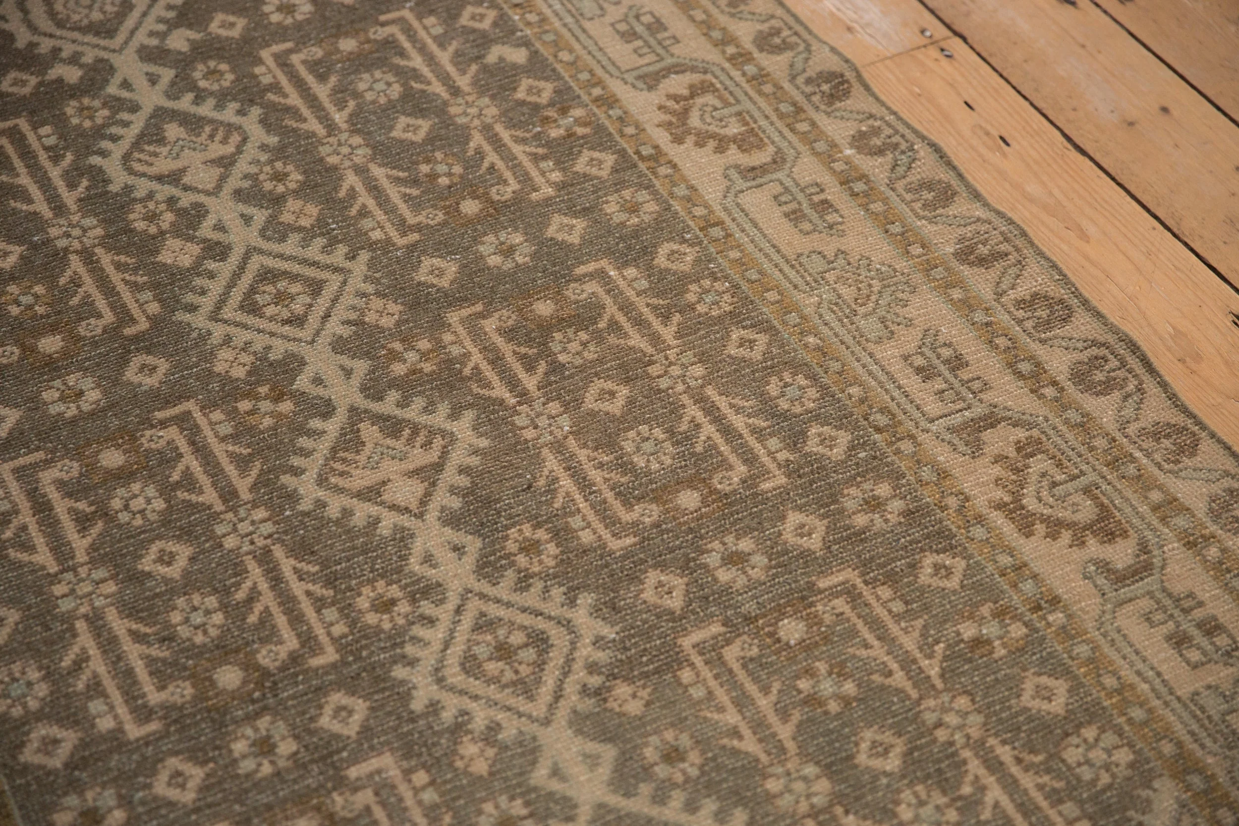 3.5x6 Vintage Distressed Hamadan Rug - Image 10