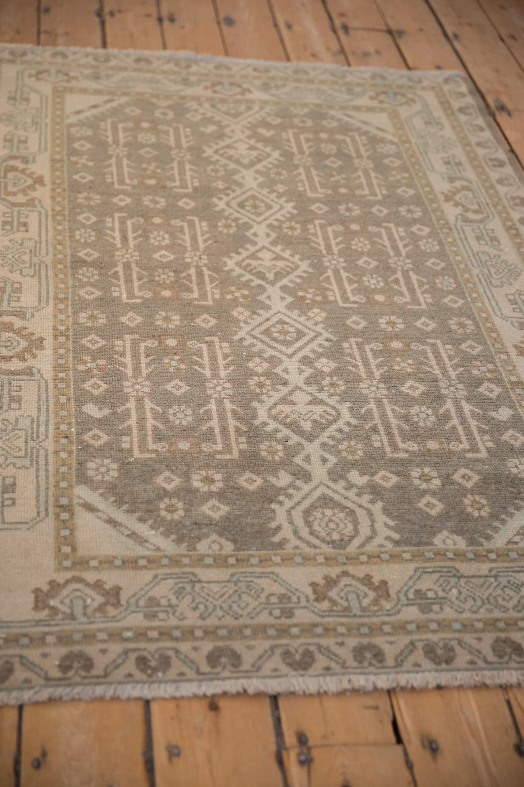 3.5x6 Vintage Distressed Hamadan Rug - Image 4