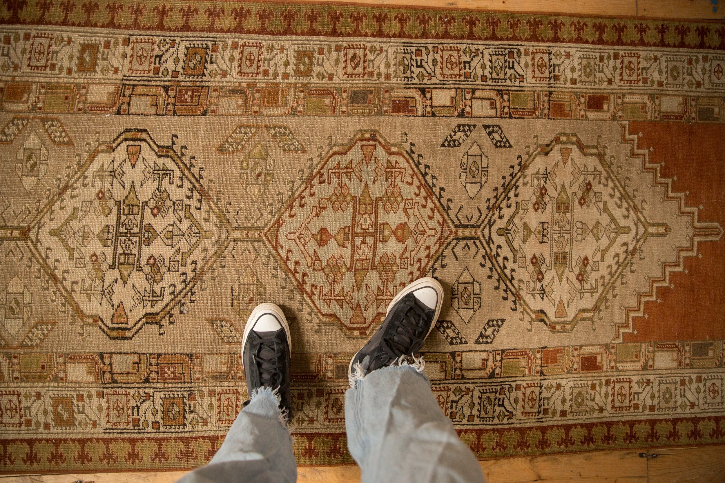 3.5x8.5 Vintage Distressed Serab Rug Runner - Image 2